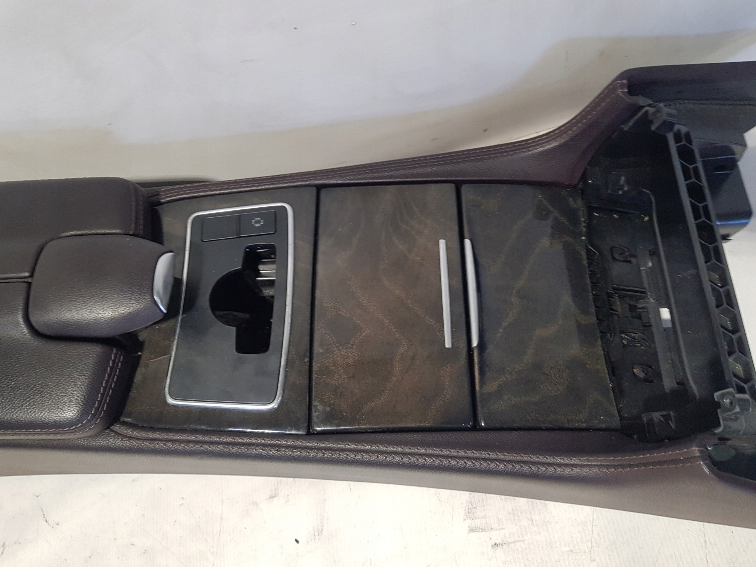 armrest front front MERCEDES CLS W218 TUNEL purple