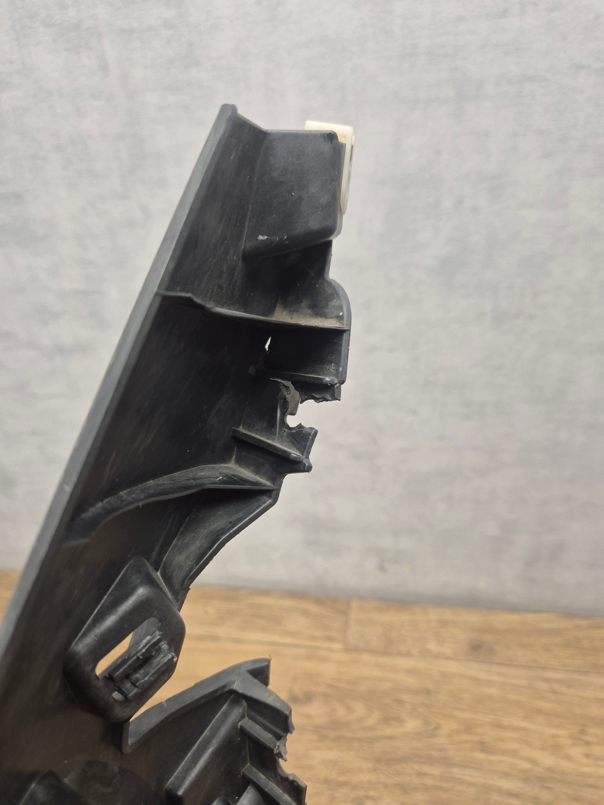 BMW 3 G20 G21 right bumper bracket front m-packet bracket holder 8069348