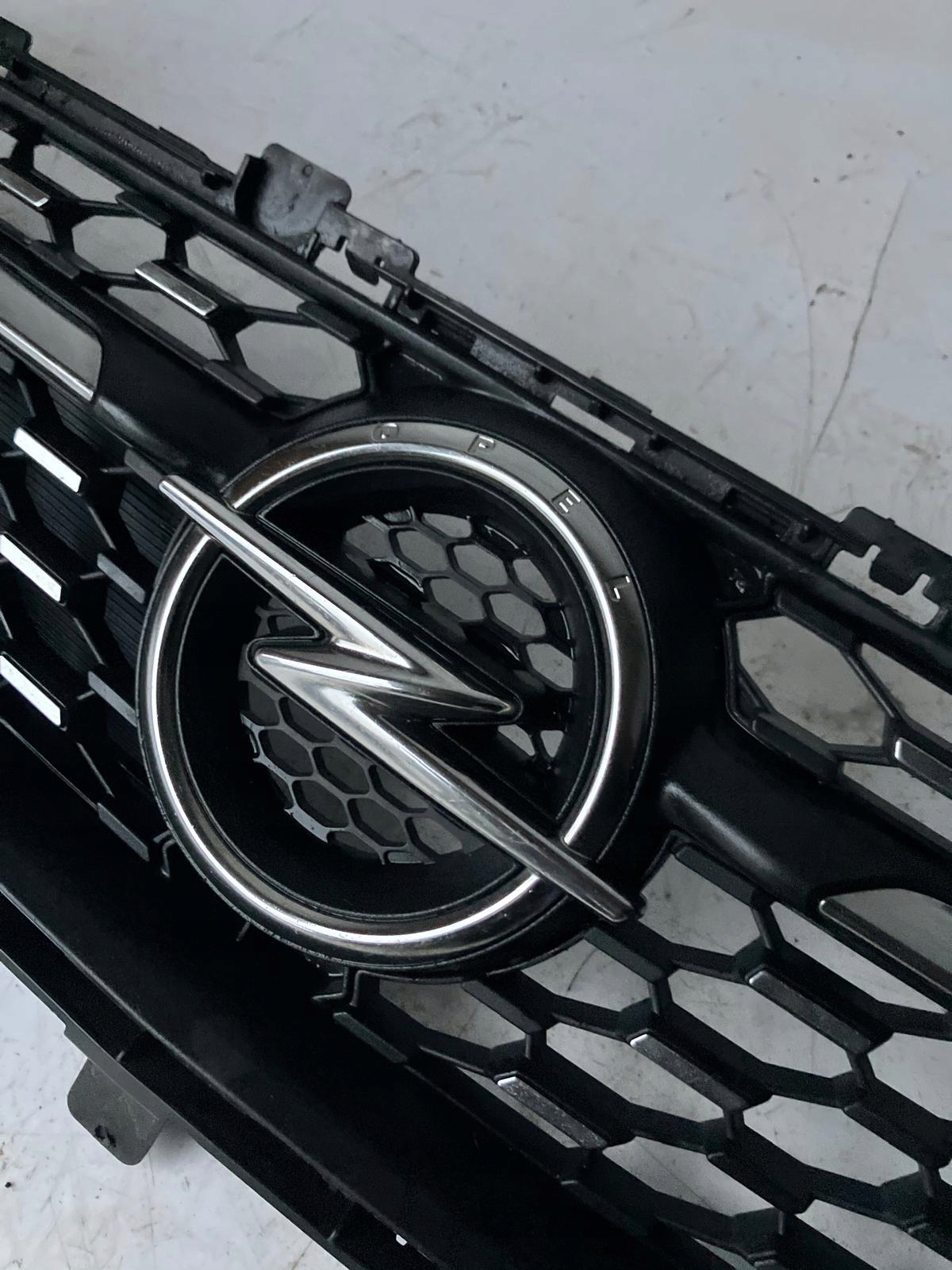 Opel Corsa Kühlergrill FRONTGRILL Kühlergitter 98334061 - Thumbnail 7
