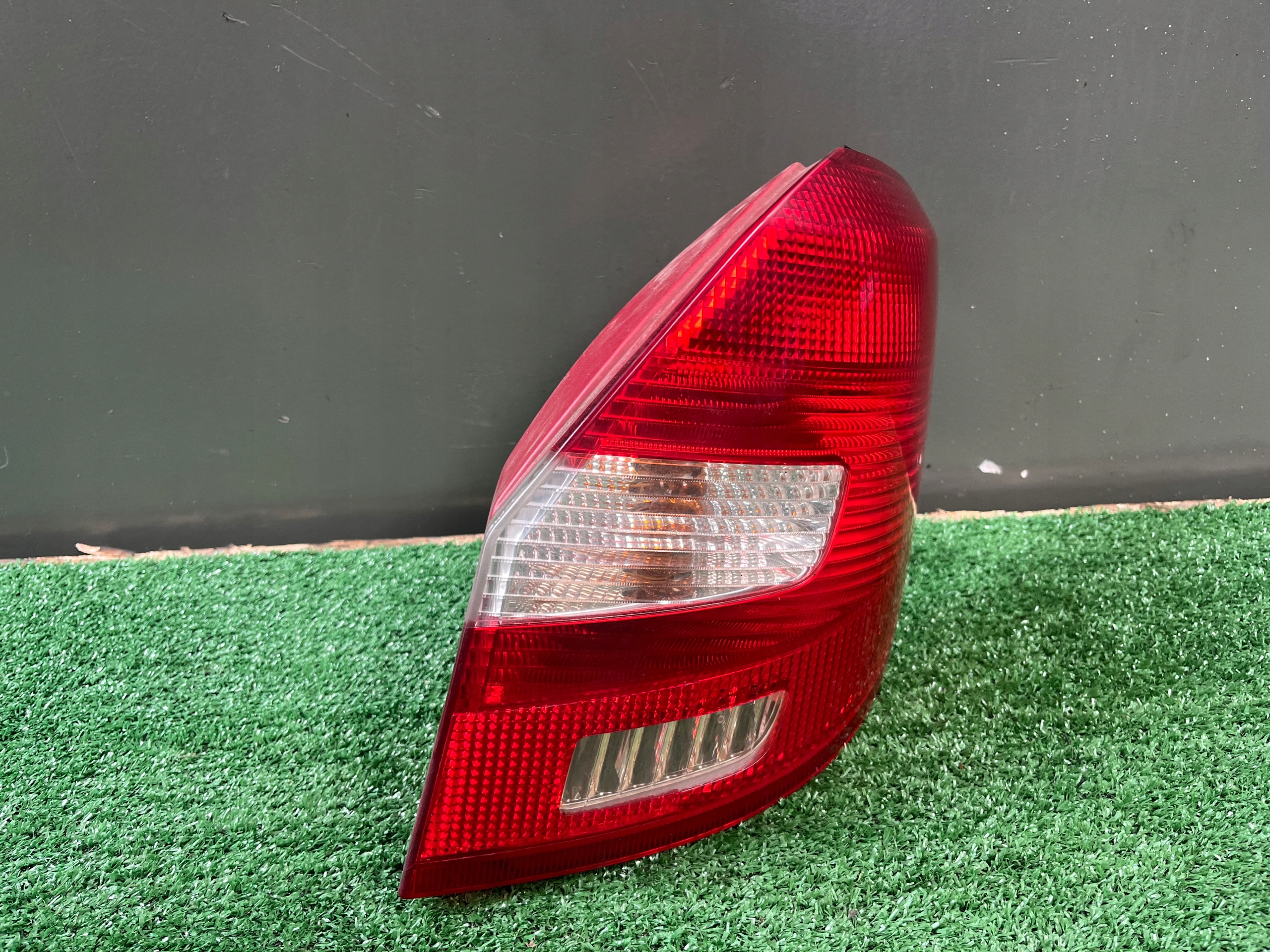light right rear SKODA FABIA 2