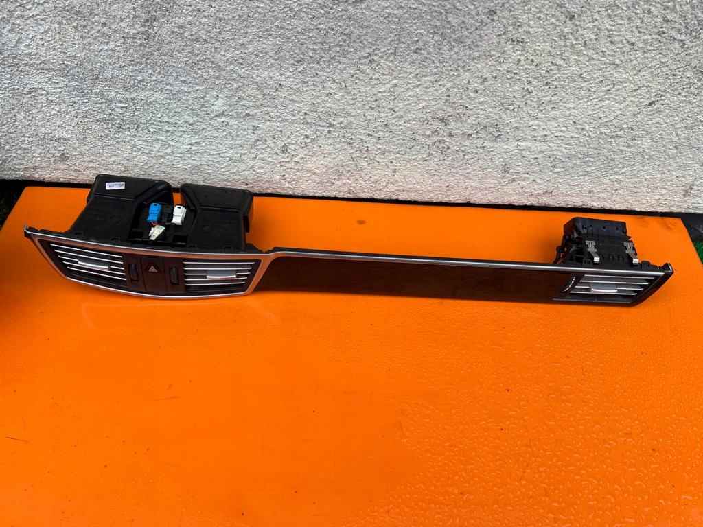 MERCEDES E W212 вентиляційна решітка декор орг. ЄВРОПА