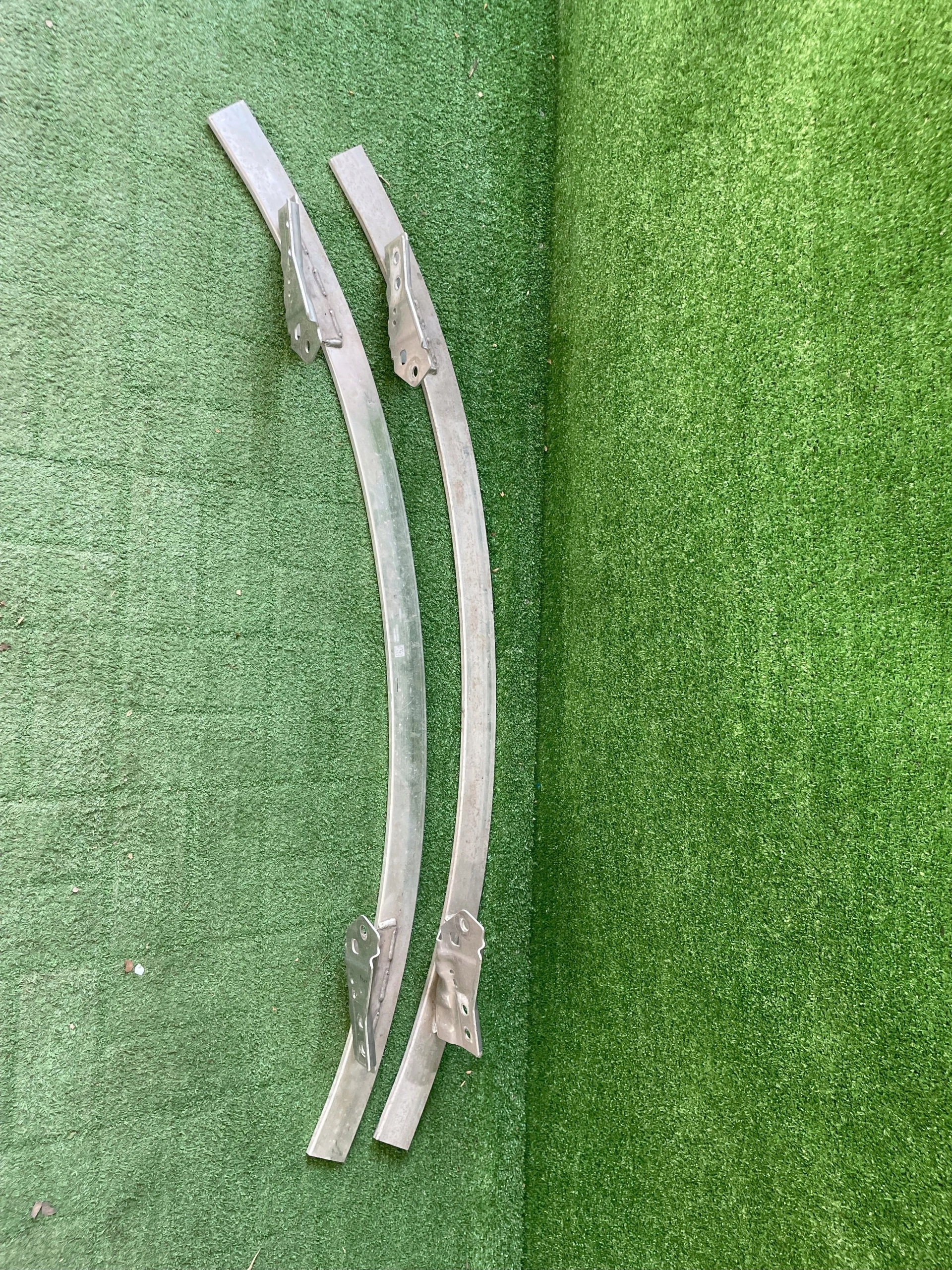 TESLA MODEL 3 sider front lower 1084894-00-B