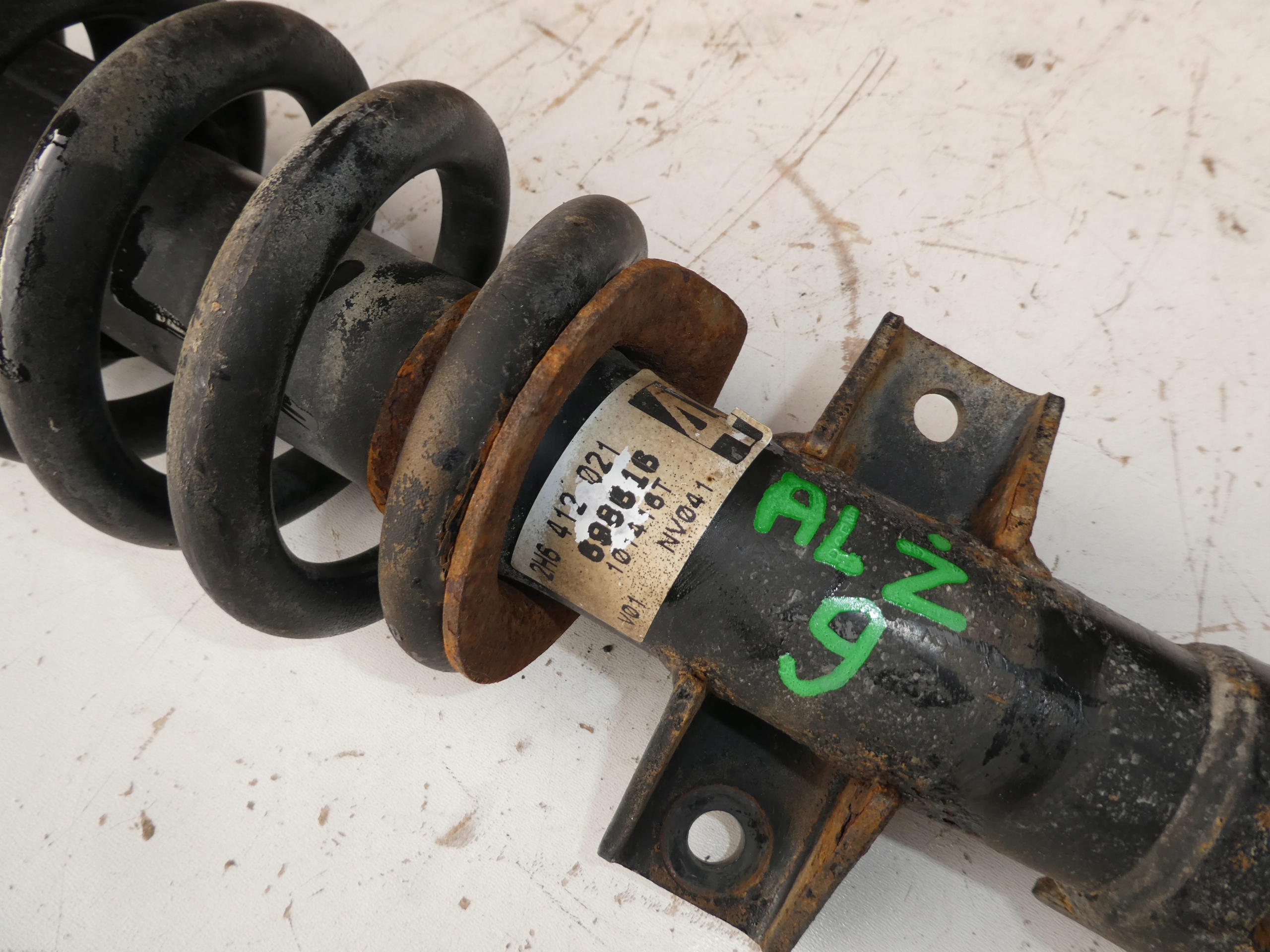VW AMAROK shock absorber front 2H6412021