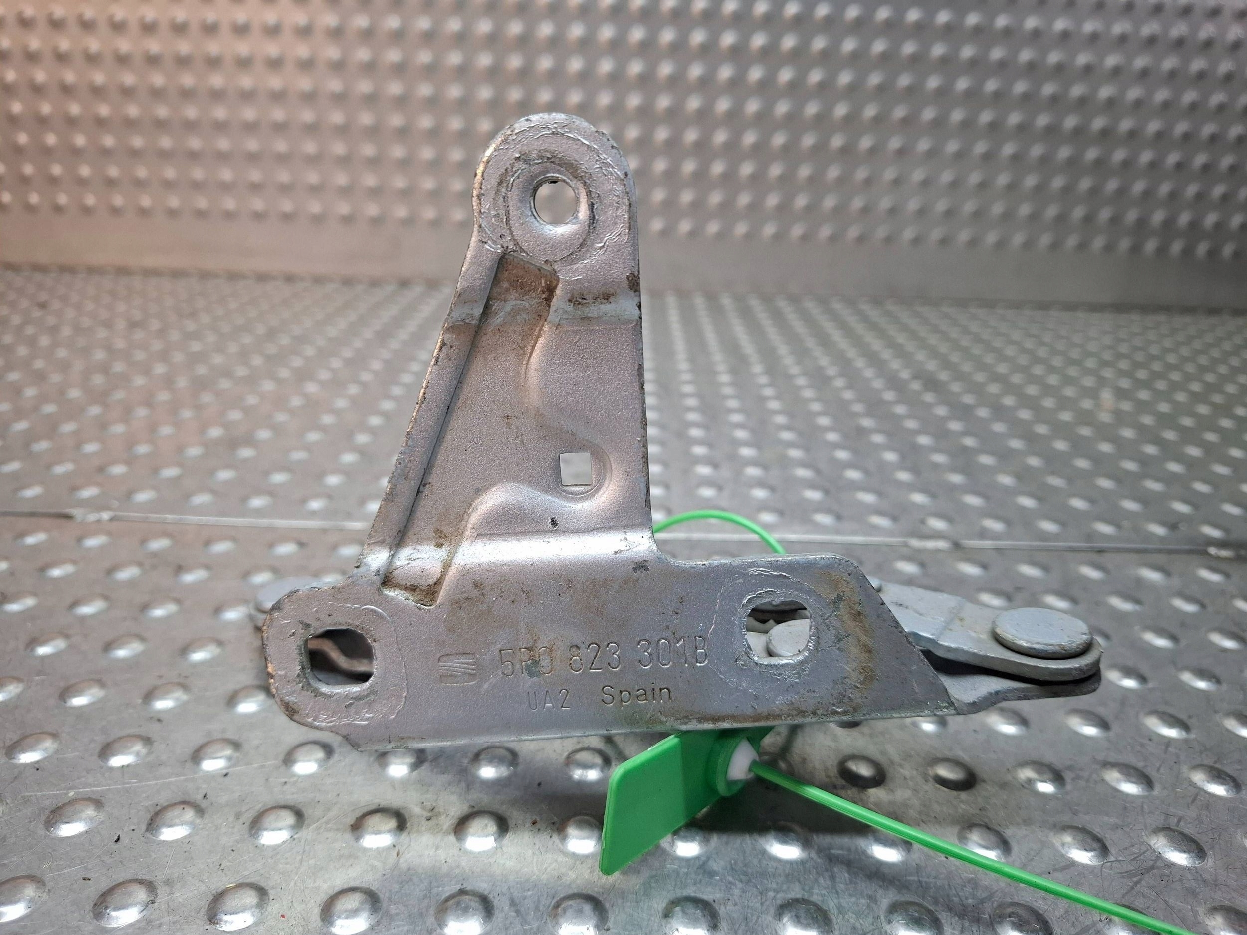 hinge bonnets left front 5P0823301B SEAT ALTEA TOLEDO III