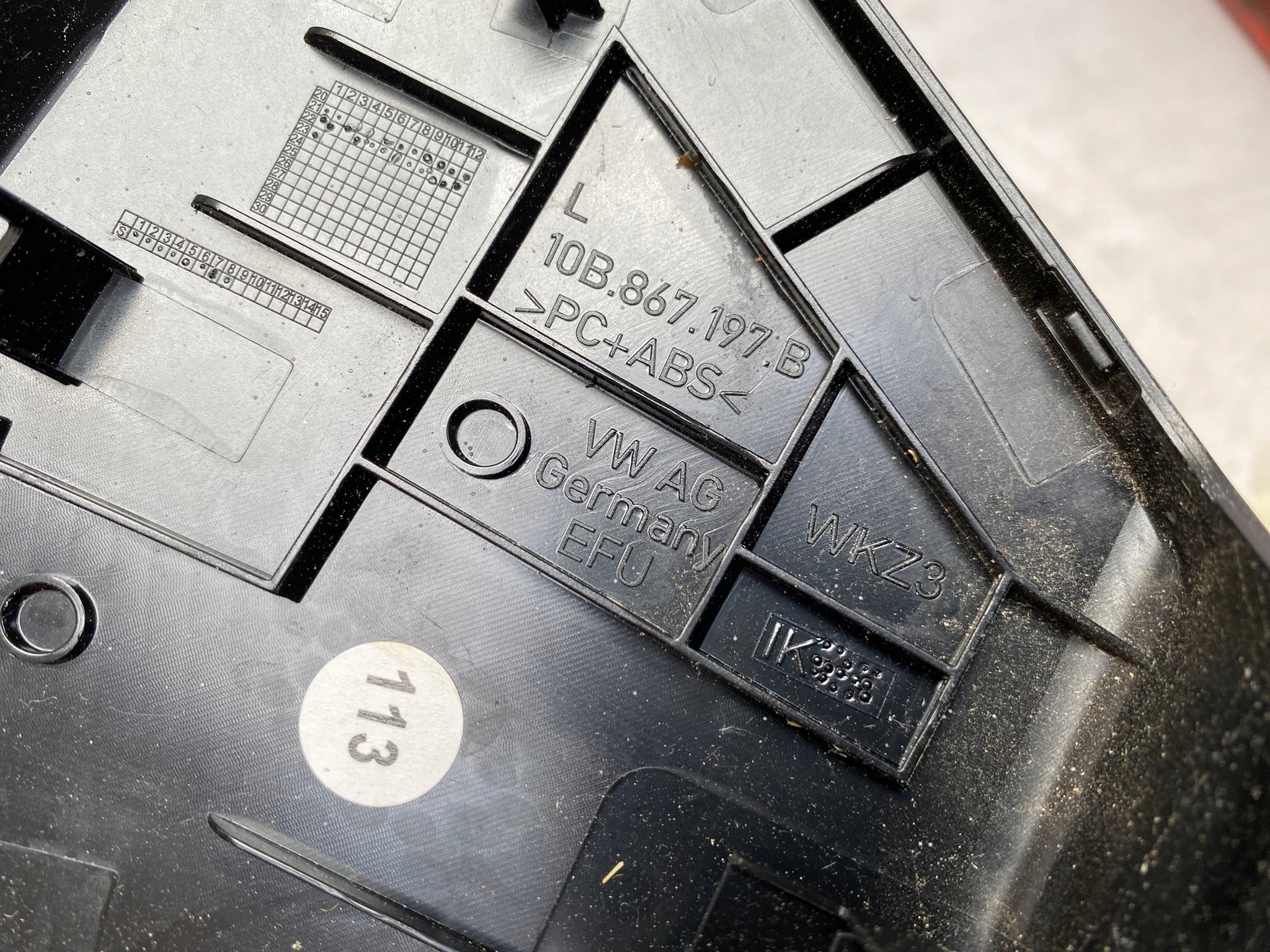 VW ID.3 19- moulding DEKOR PRZELACZNIKA door left front 10B867197B