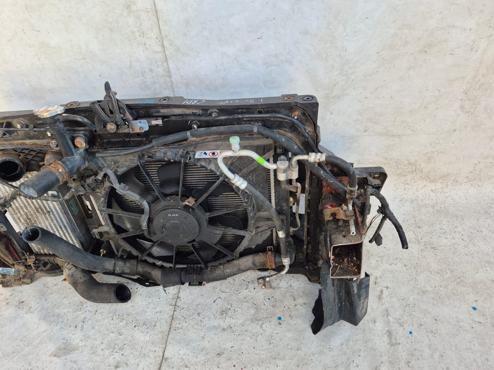HYUNDAI I20 and LIFT CRDI 12- support panel for radiators pillar iron