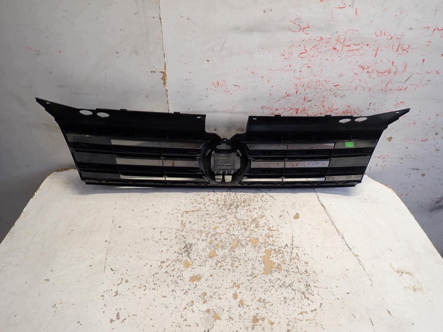 Grill VW TIGUAN 2015- 5NA853653
