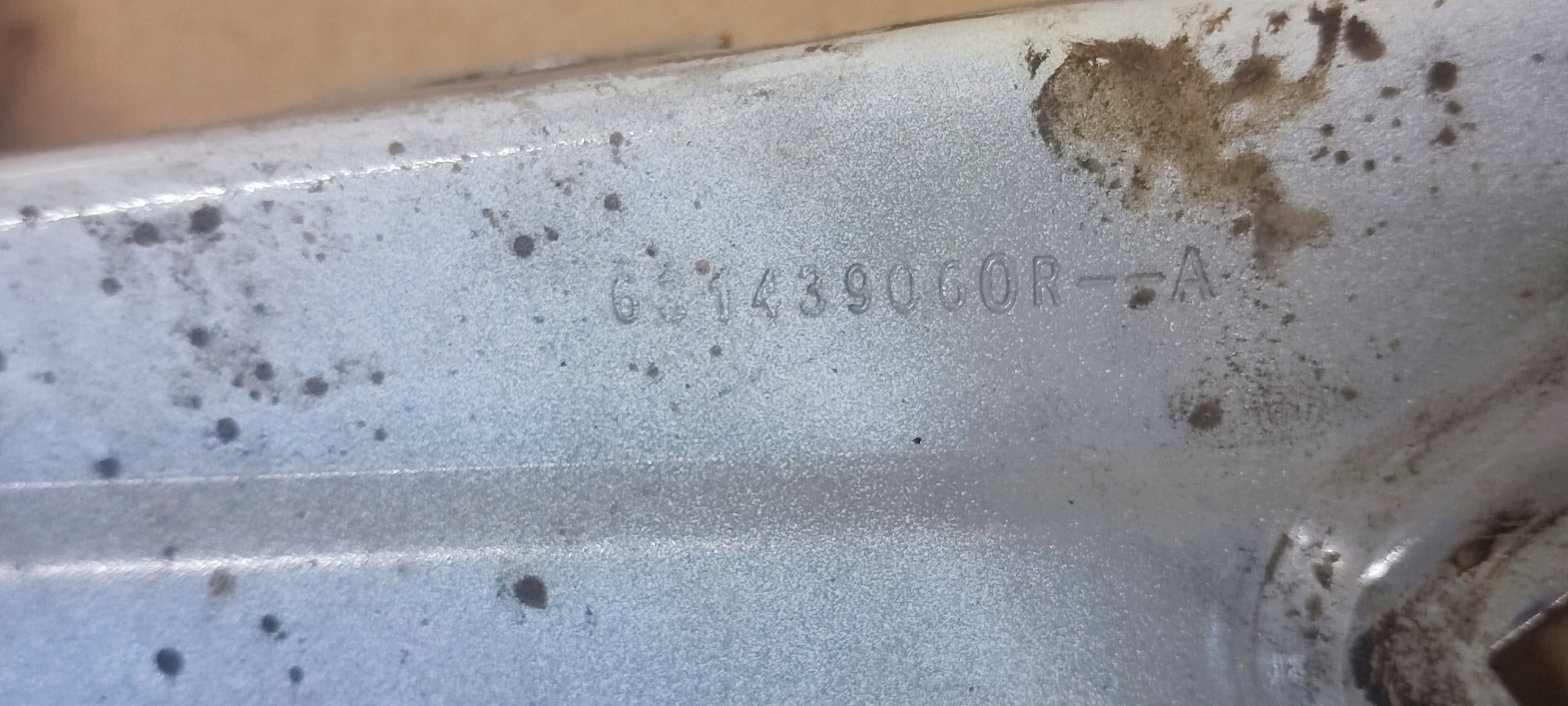 RENAULT TWINGO III 14-18r. Console Support plaque Aile Gauche Avant