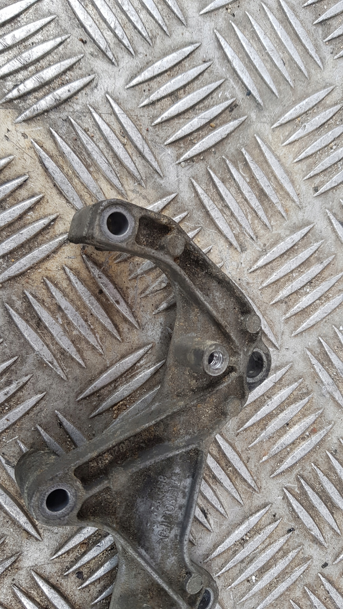 AUDI A4 A5 A7 holder header pipe 06E133340