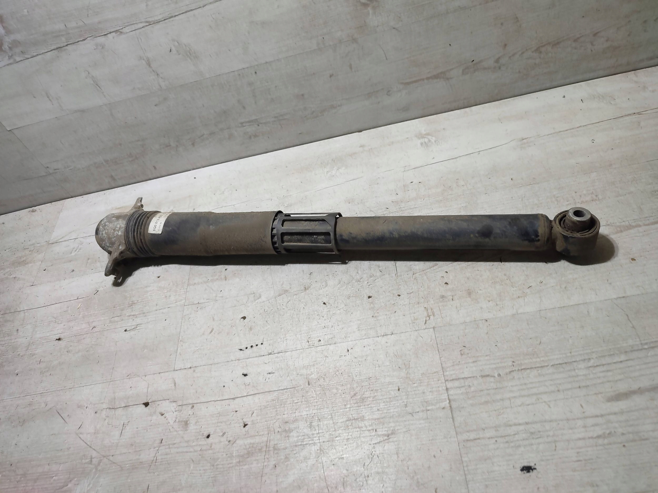 Volkswagen Touran III 2020 rear part right shock absorber