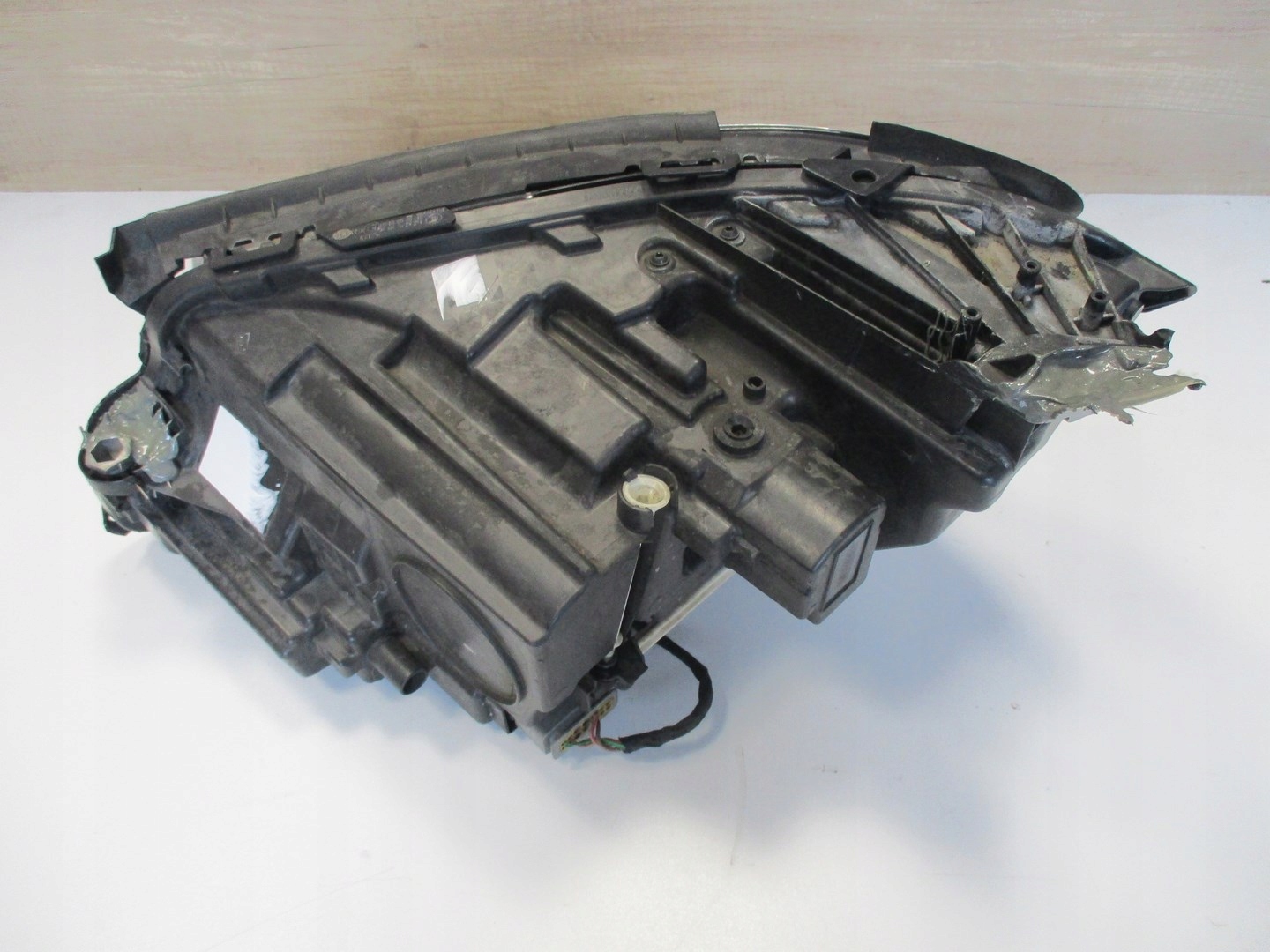 light Mercedes E Klasa 213 right front