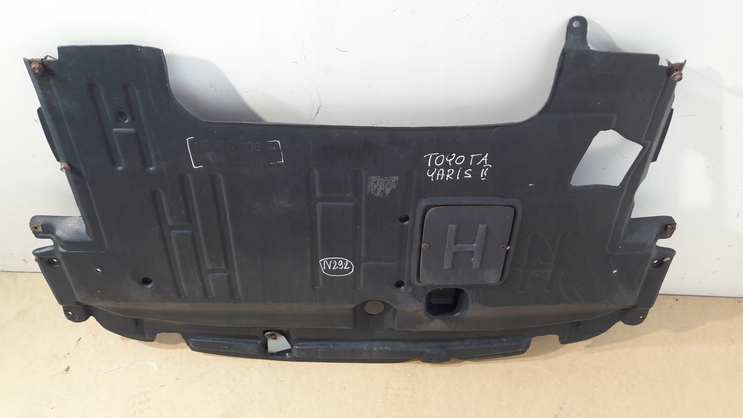 TOYOTA YARIS II cover below engine 2006- (N292)