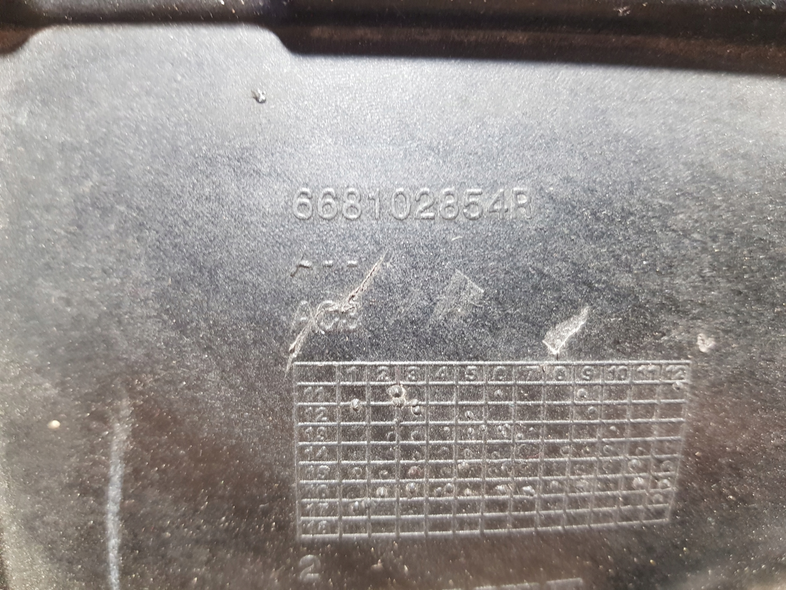 RENAULT ZOE torpedo lower 668102854R EU EUROPA