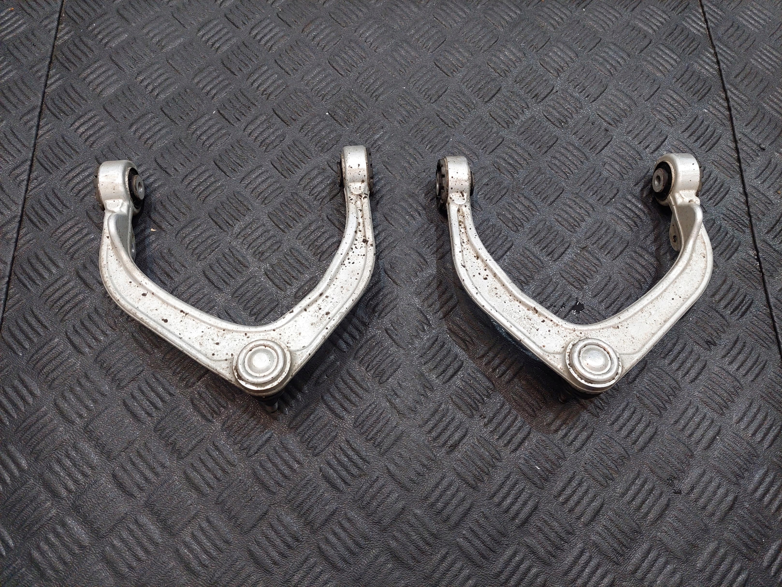 arm front front upper right 31360837 left VOLVO S90 II V90 2.0 D5 AWD