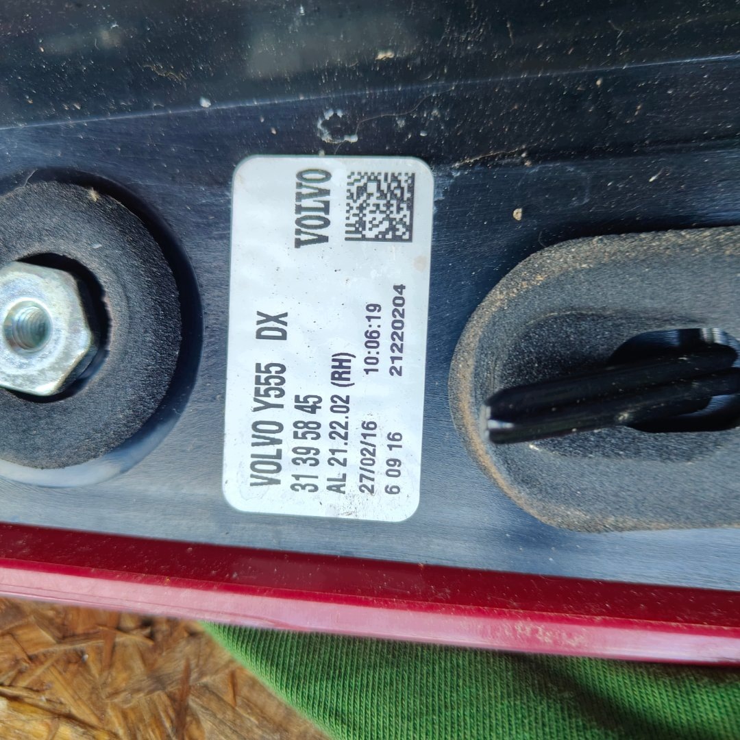light rear right VOLVO V40 LED original NR KATALOGOWY 31395845