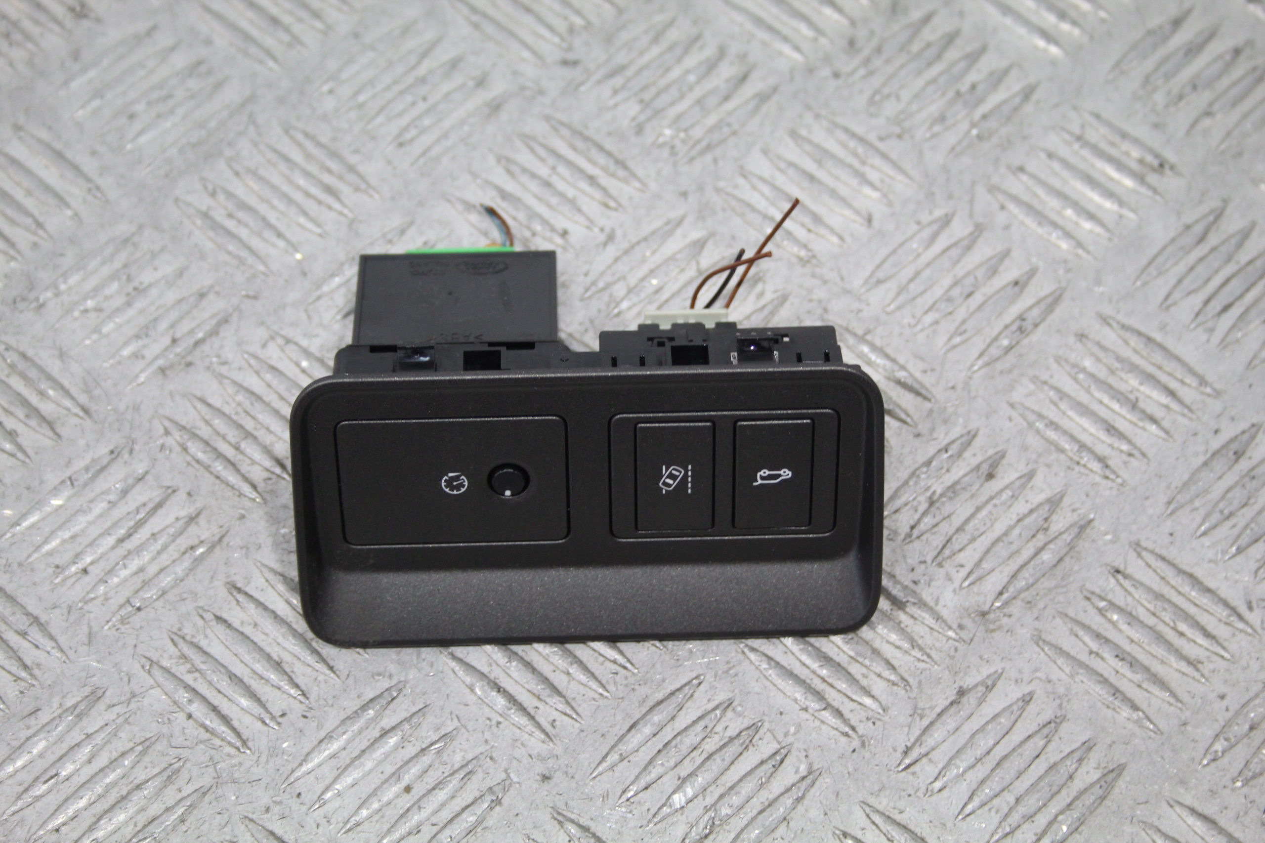 levers of the opening bonnet EVOQUE DYNAMIC LIFT