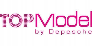 SZKICOWNIK KOLOROWANKA DRESS ME UP CIEPŁE STYLIZACJE + NAKLEJKI TOP MODEL Rodzaj kolorowanka z naklejkami