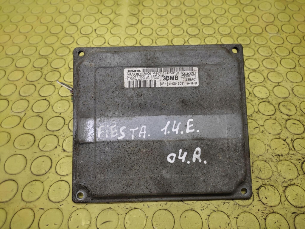 FORD FIESTA MK5 1.4 control unit of the engine 4S6112A650CB