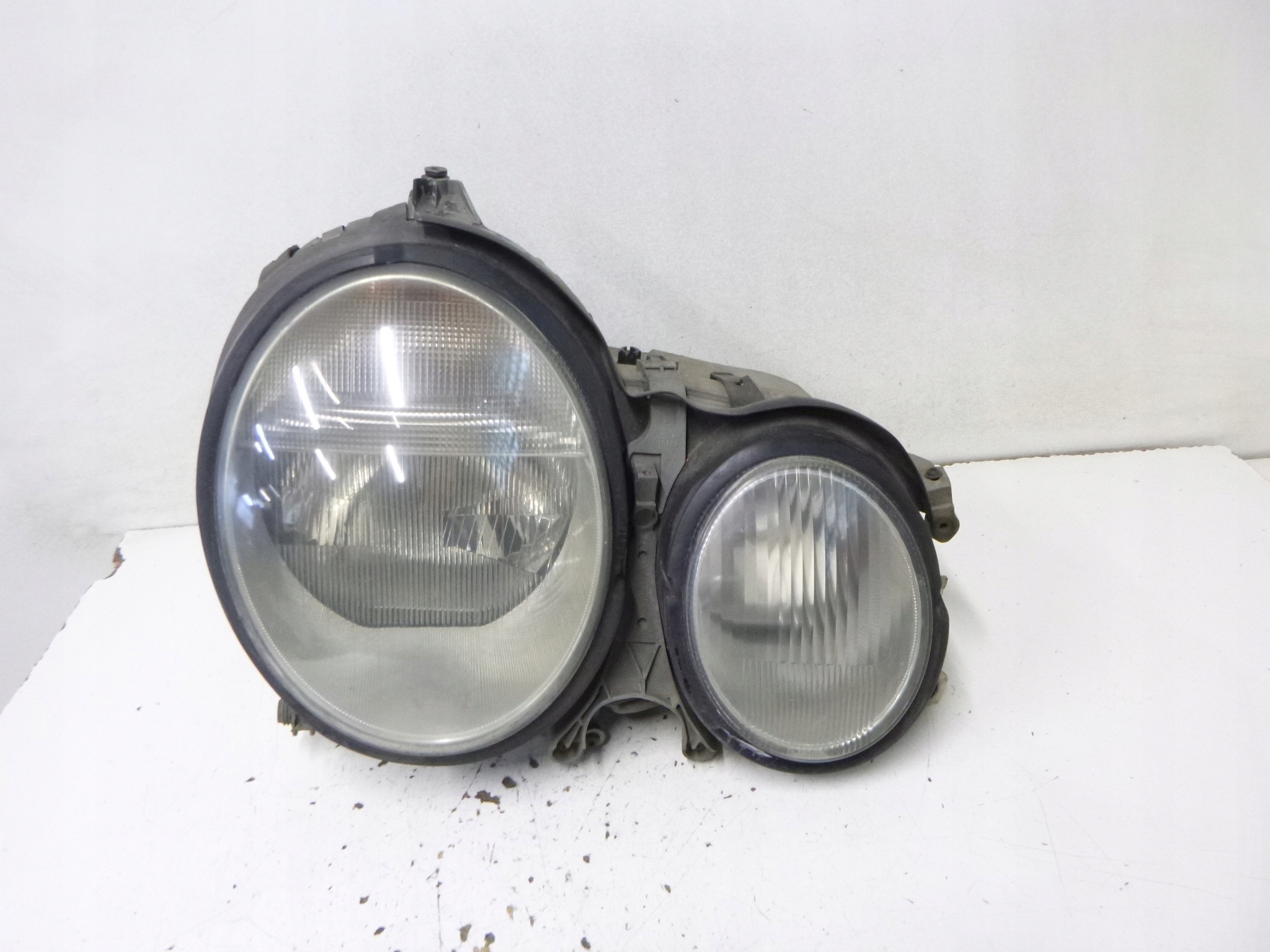 light front Mercedes W210 2001r. HELLA