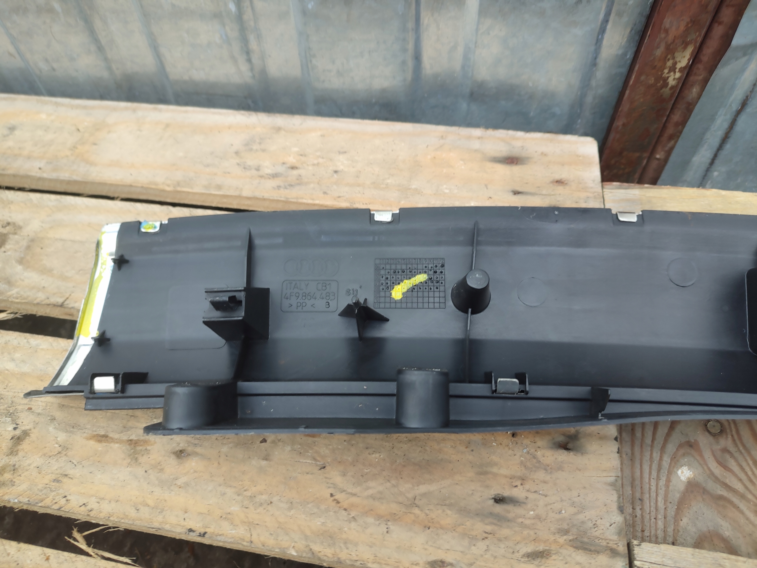 cover of the threshold boot Audi A6 C6 Kombi 4F9864483A