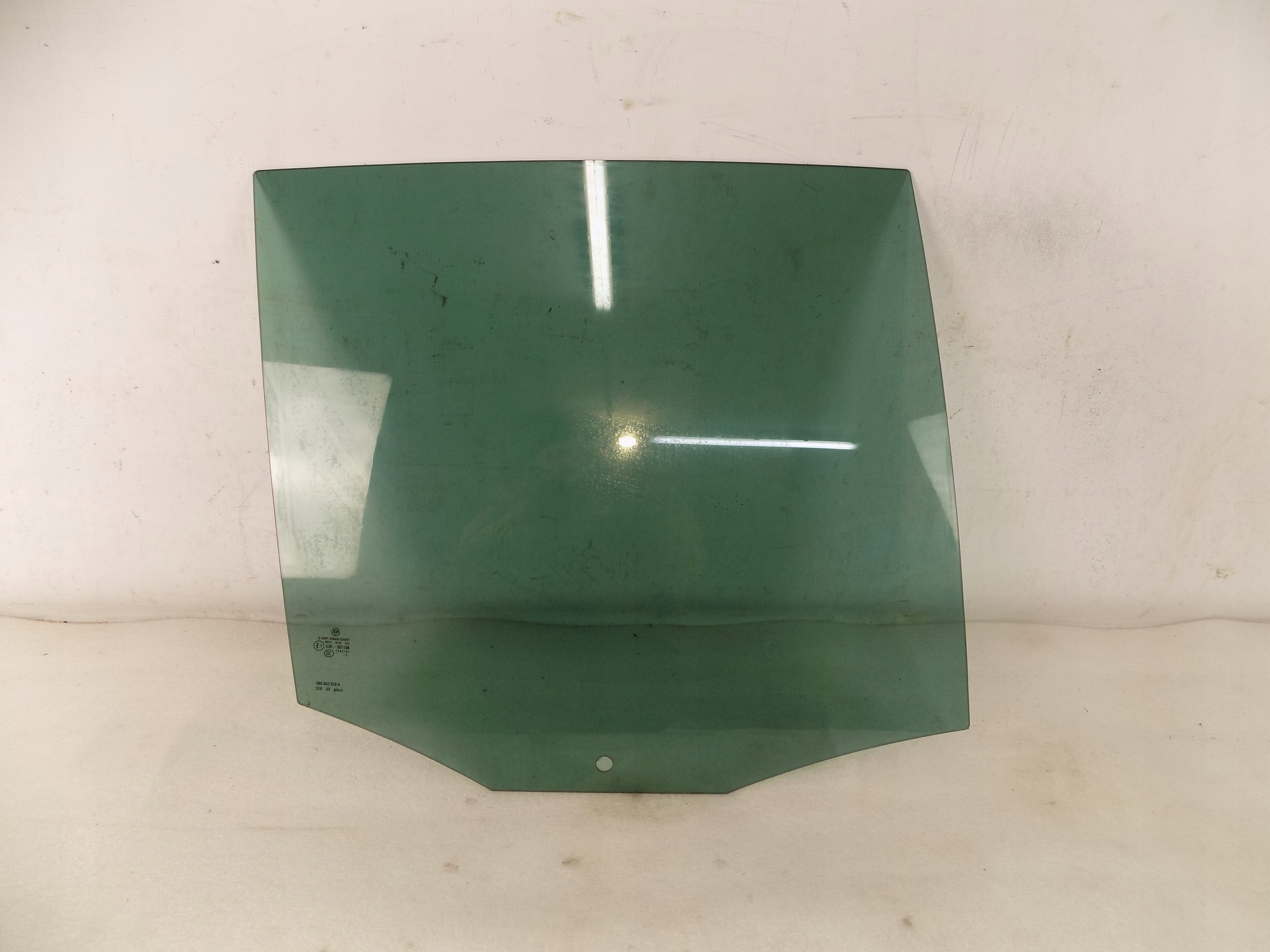 VW TIGUAN 5N ЗАДНЕЕ ПРАВОЕ СТЕКЛО 5N0845026A AS3