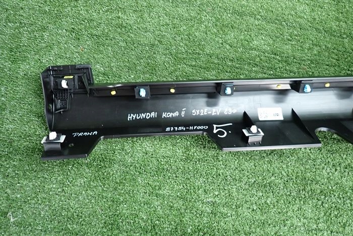 HYUNDAI KONA II SX2E-EV 23- moulding threshold right 87754-HF000