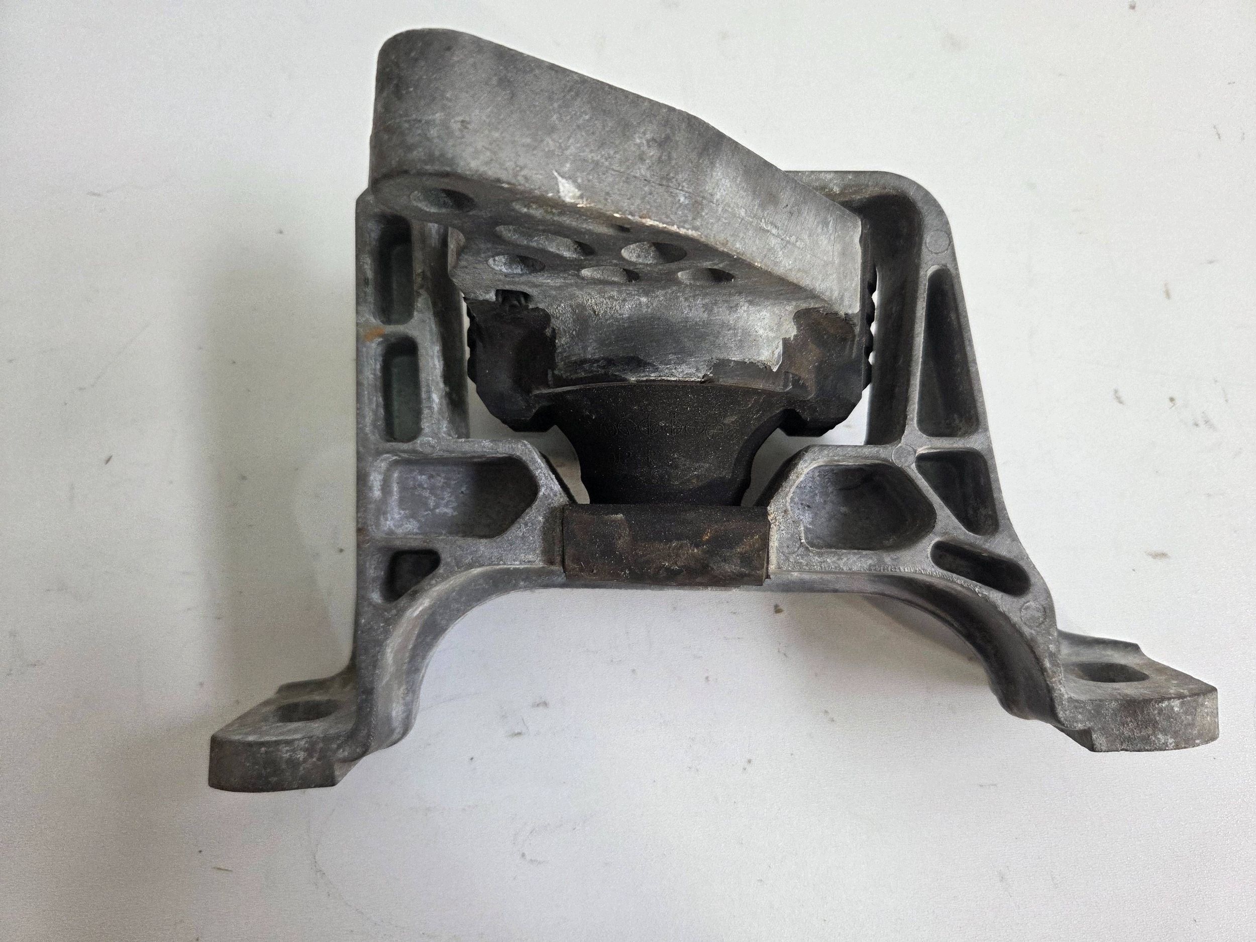 Mazda 3 BL 1,6 2009-2014r engine mount (75)