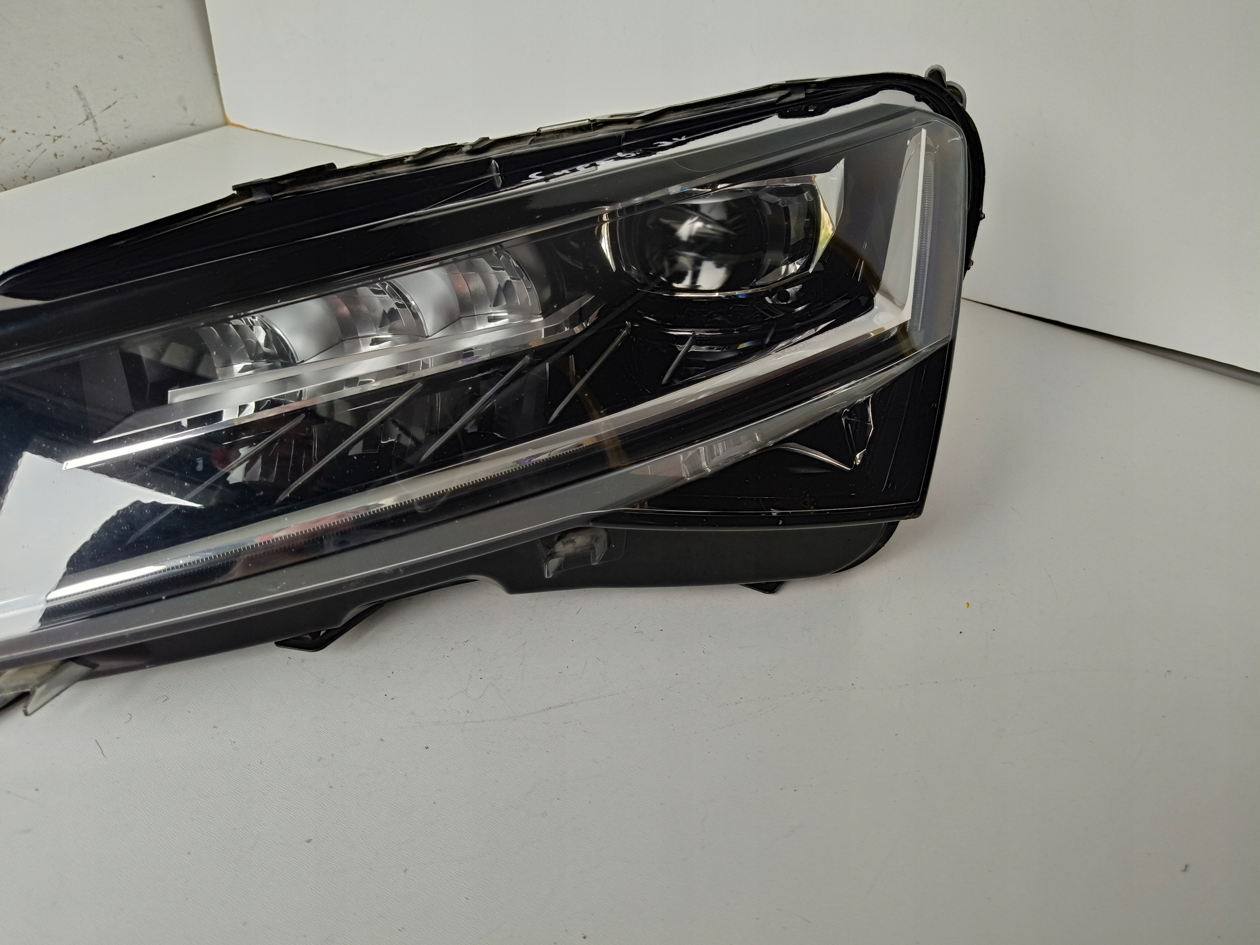 light left REFLEKTOR SKODA SUPERB III 3 3V 3V0 19- LIFT FULL LED