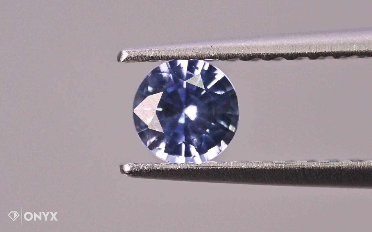 Fasetovaný safír kulatý o průměru 4 mm