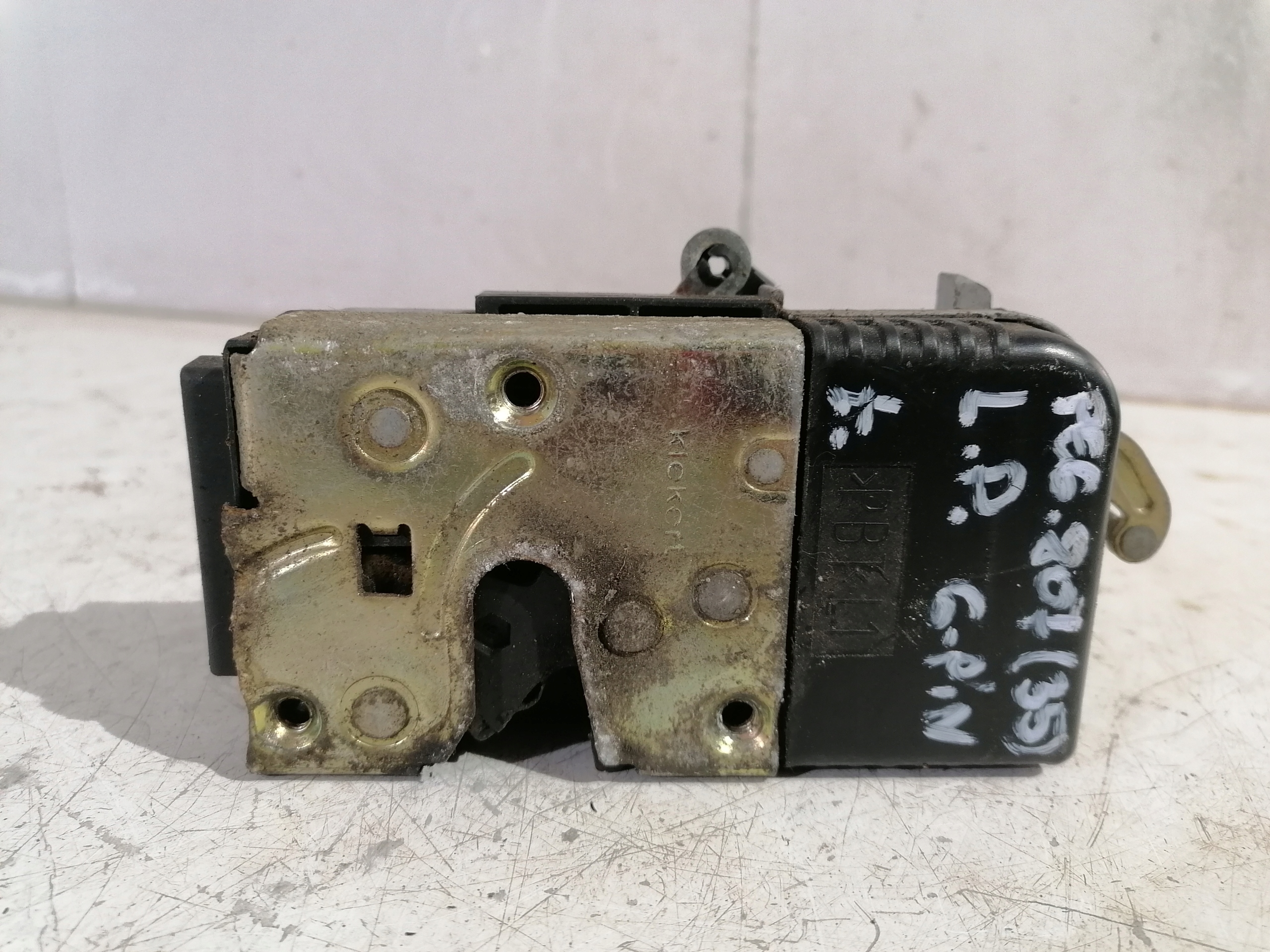 Peugeot 807 lock left front 6 PIN
