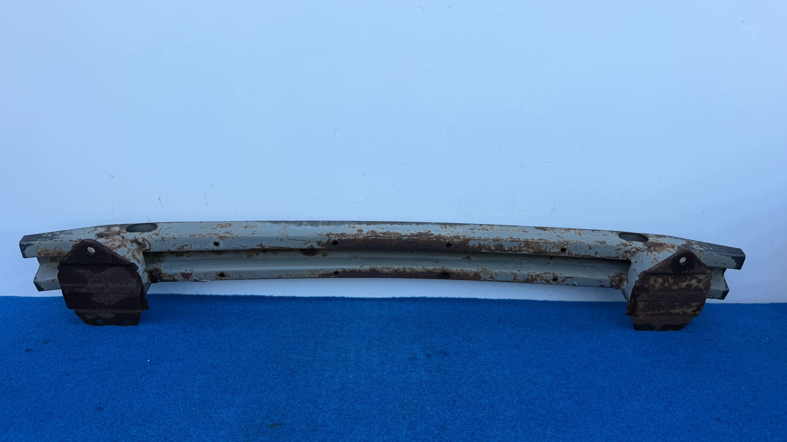 TOYOTA COROLLA E12 KOMBI bumper support rear part pillar E1201 NWBLC8