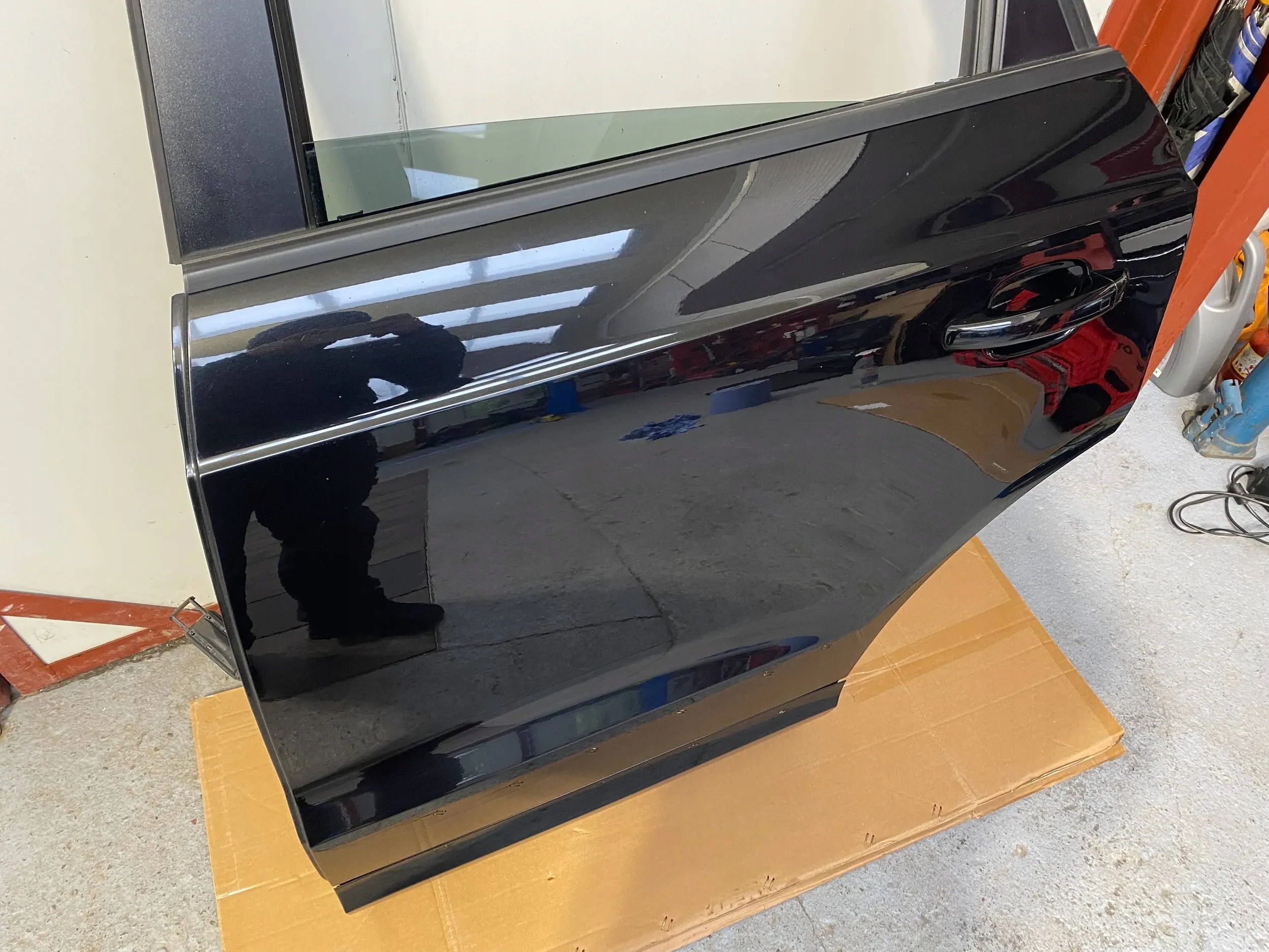 AUDI Q3 8U complete door left rear part rear. black, LZ9Y
