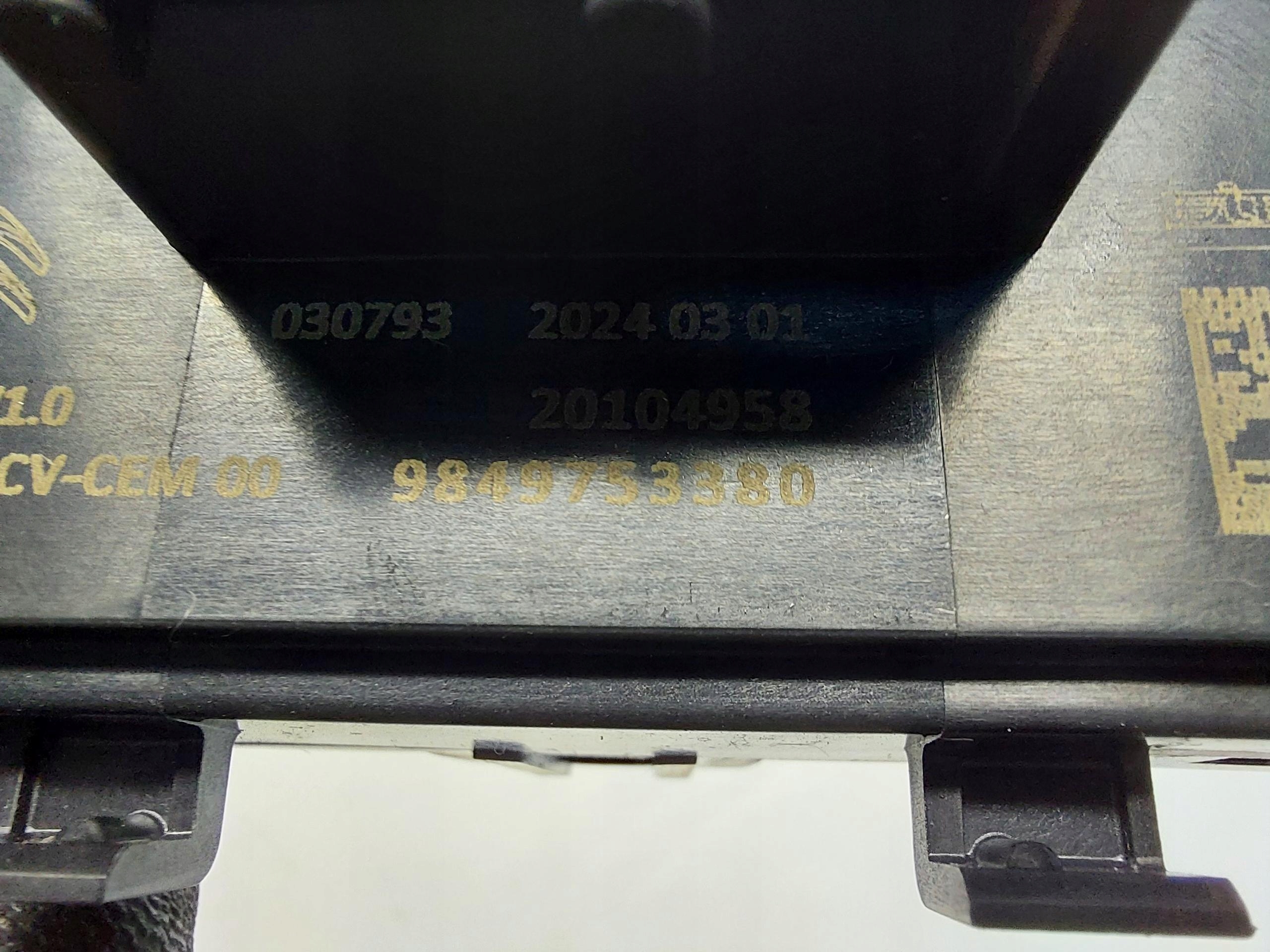 Opel Mokka-E II B module seat front left 9849753380
