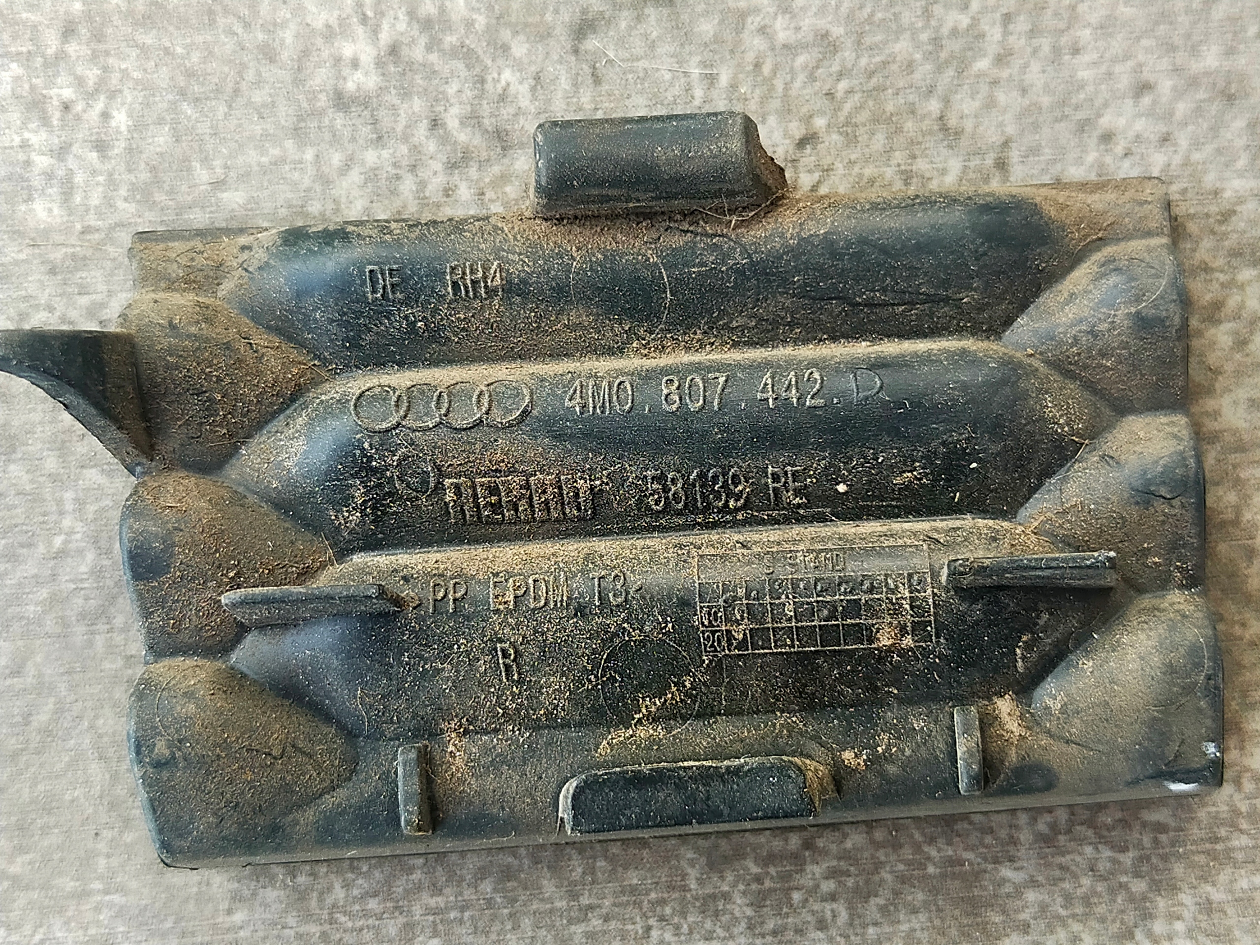 Abschleppöse heck rechts AUDI Q7 II S-LINE LIFT 4M0 4M0807442D