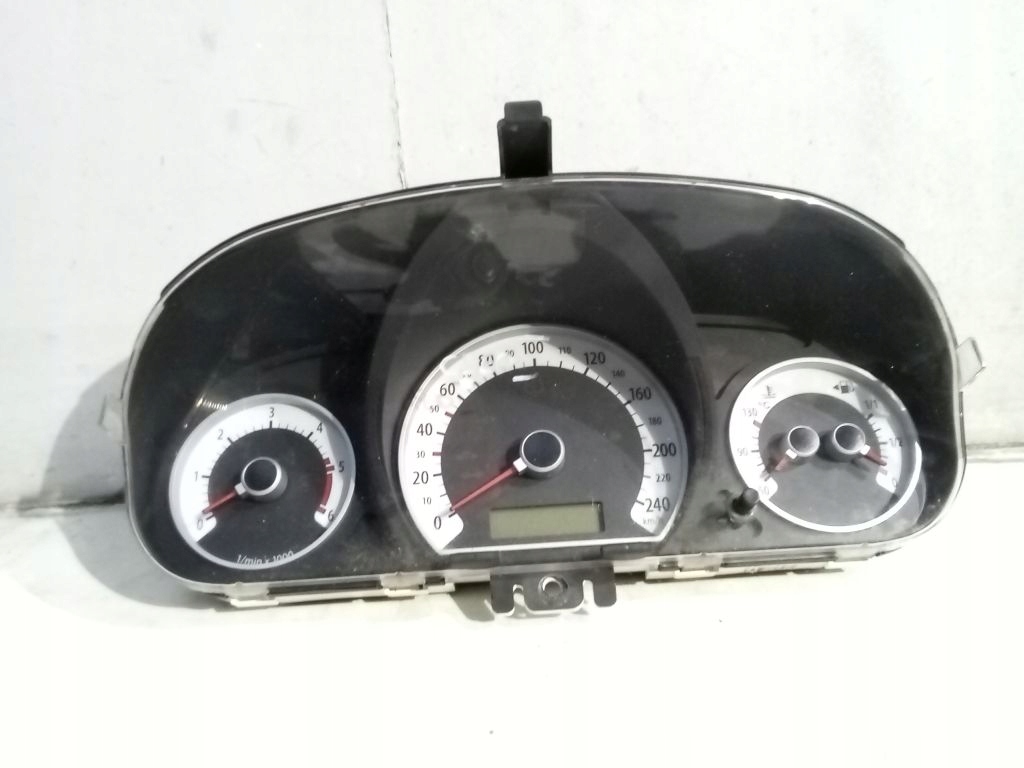 Kia Ceed and dials dials CRDI 94003-1H091