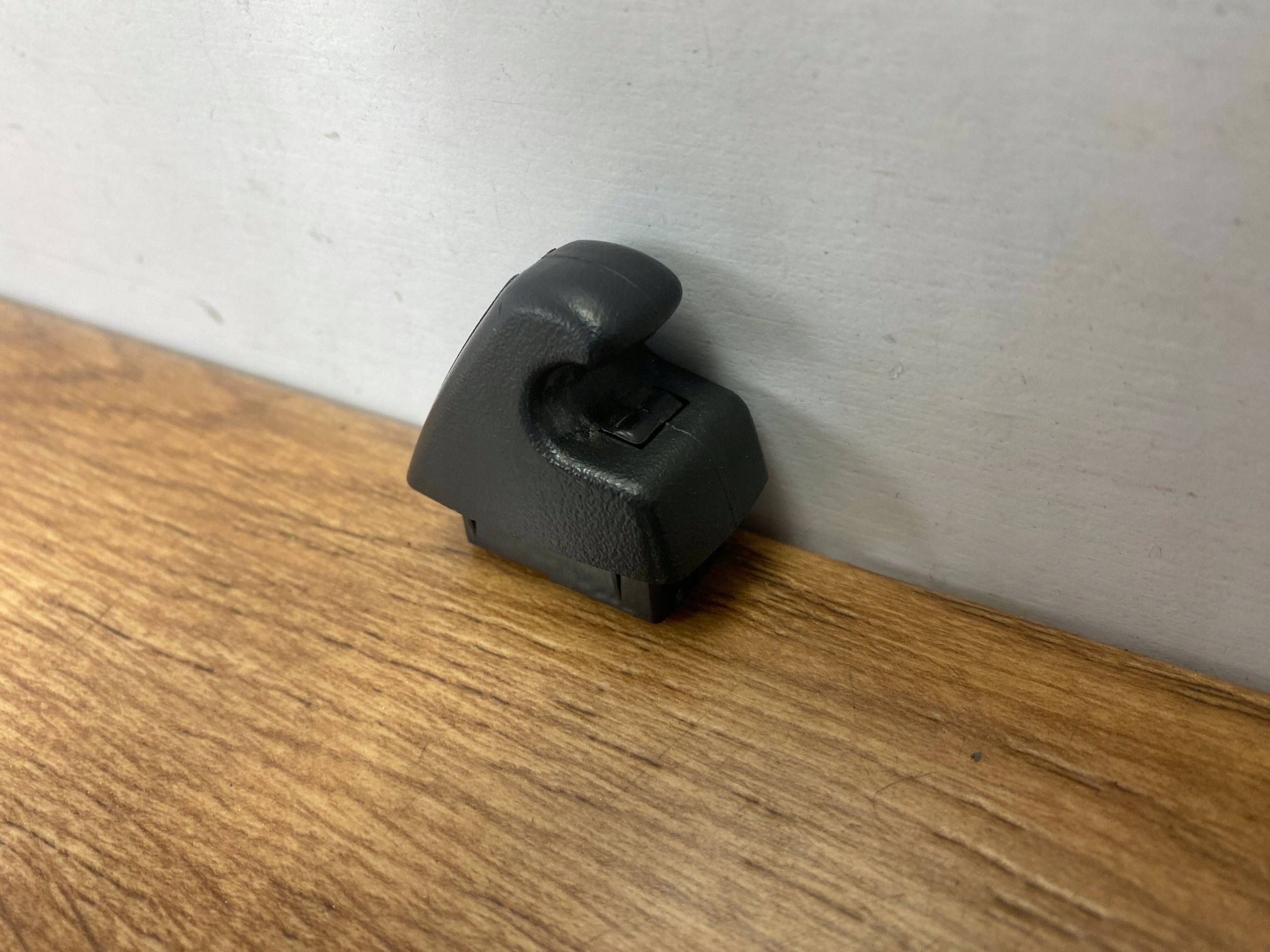 cover przeciwsloneczna haczyk bracket holder Chevrolet Camaro 2016+