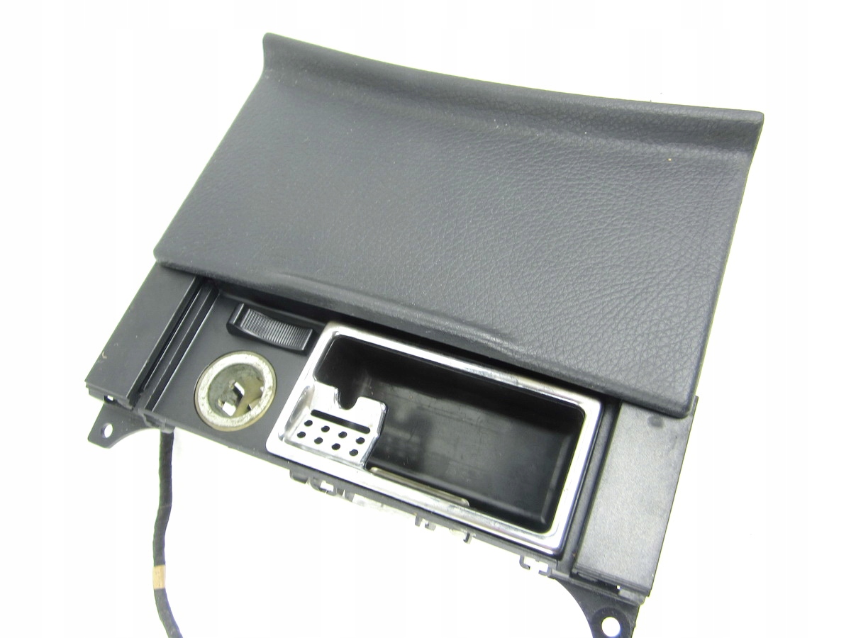 ashtray passenger compartment z tunelu Mercedes W221