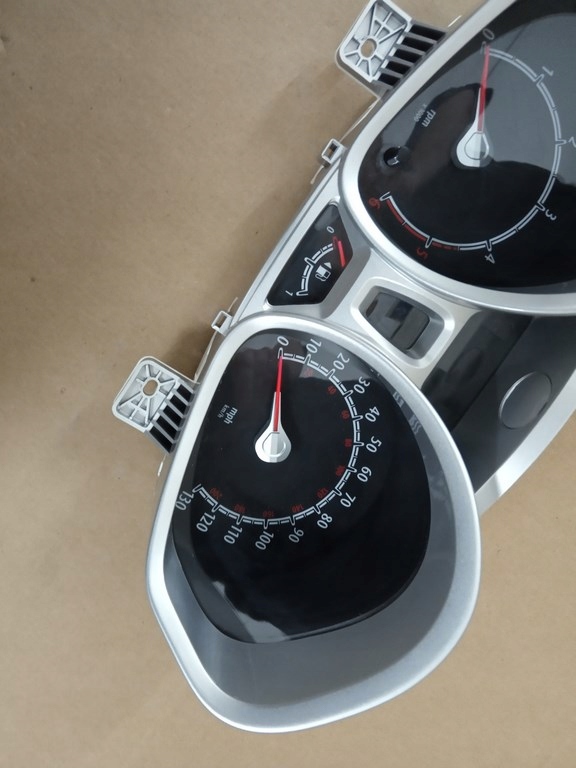 FORD Fiesta MK7 08-12r. . - спидометр часы