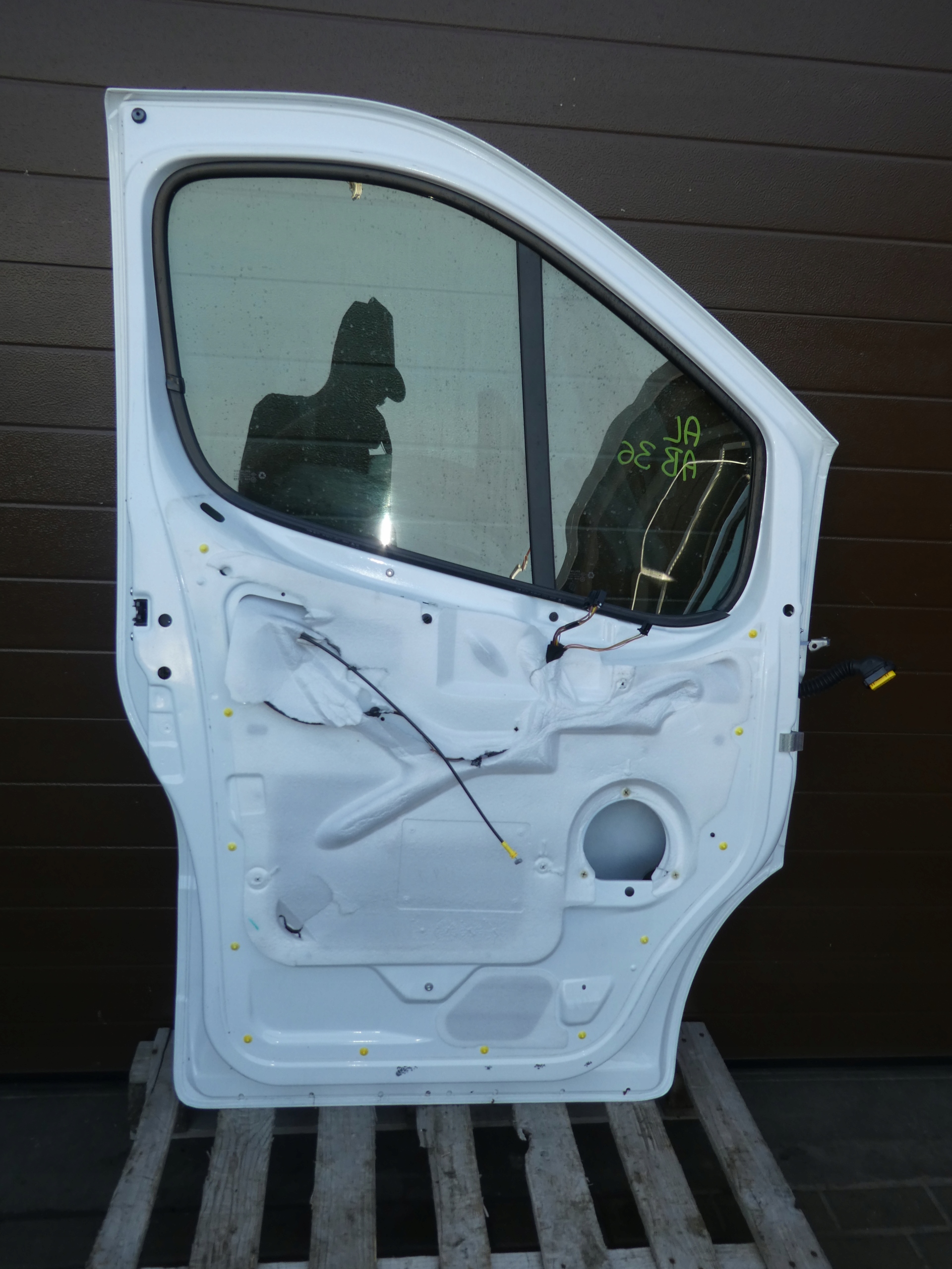 door front left TRAFIC II VIVARO PRIMASTAR complete BIALE