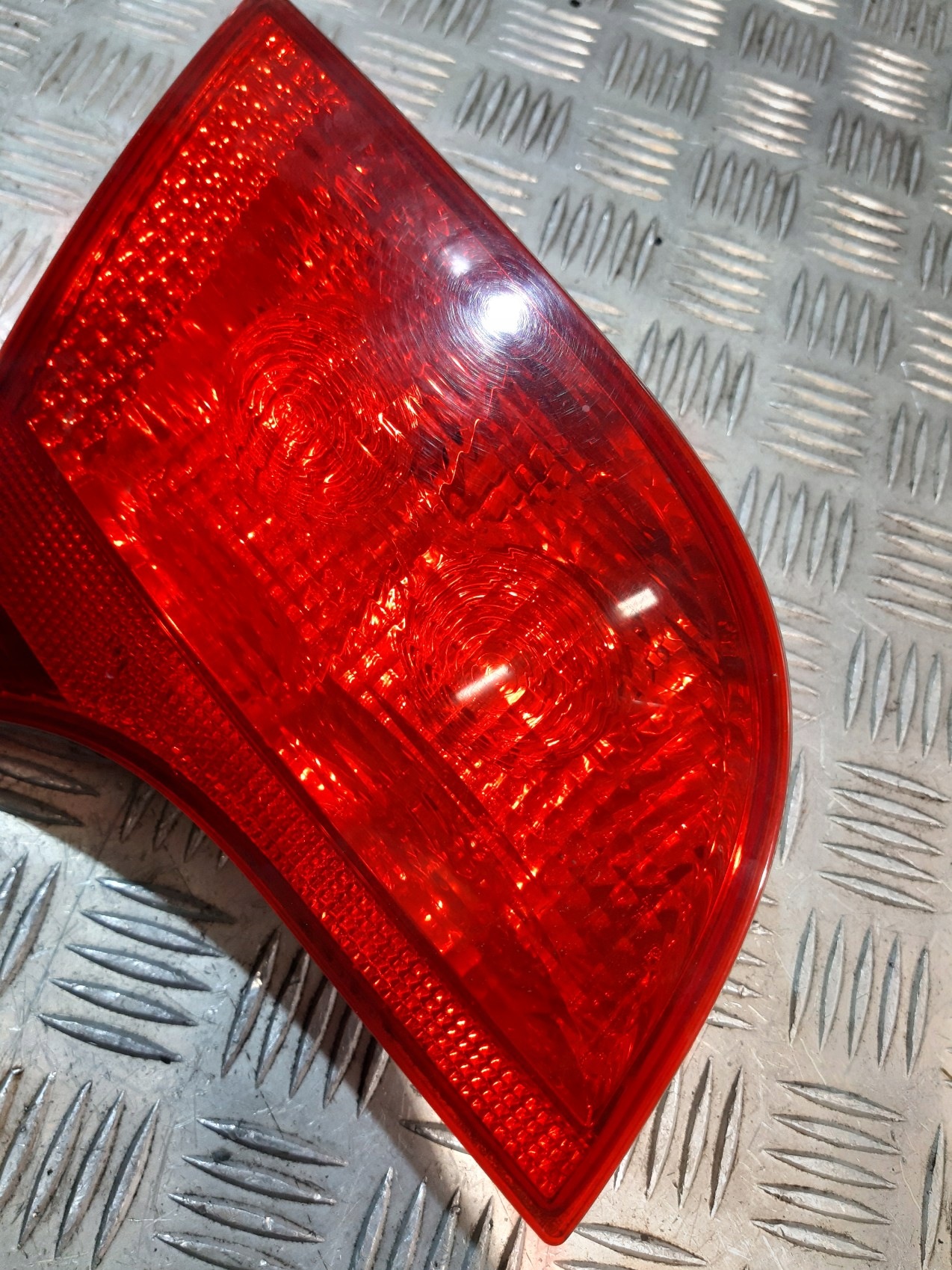light rear part left to the bonnet AUDI A4 B7 KOMBI 8E9945093
