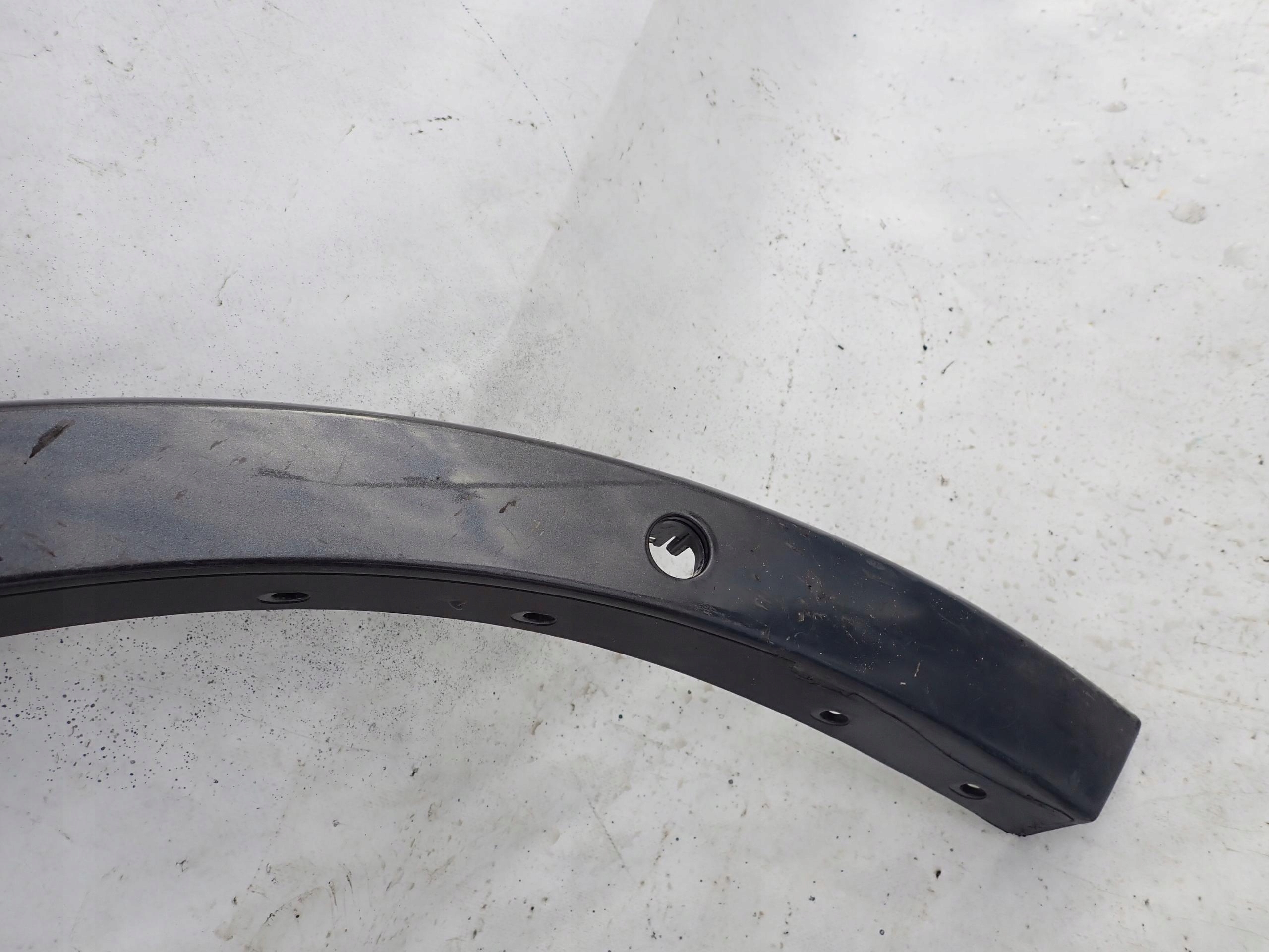 FORD KUGA II TITANIUM 12- moulding right front PDC