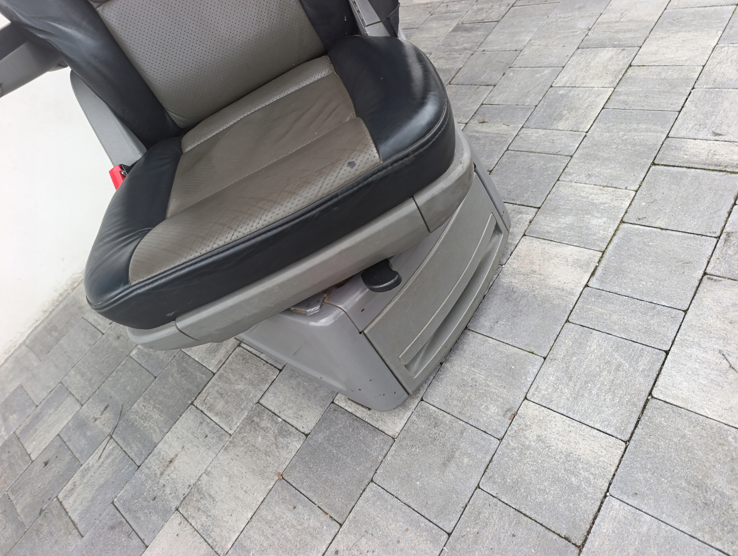 VW T5 T6 MULTIVAN Sitz drehend DRUGI/TRZECI RZAD Leder