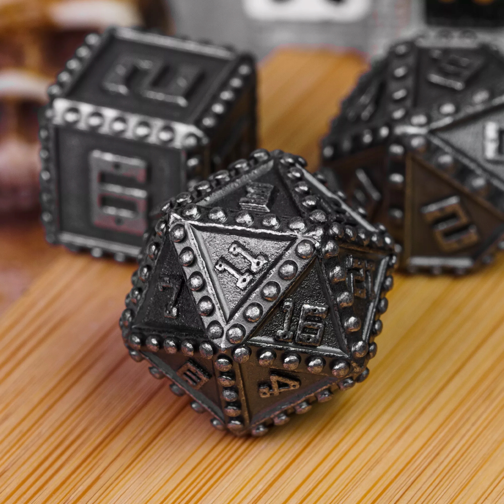 KOSTKI RPG NITOWANY NIKIEL ZESTAW 7 METALOWYCH KOŚCI Producent inny