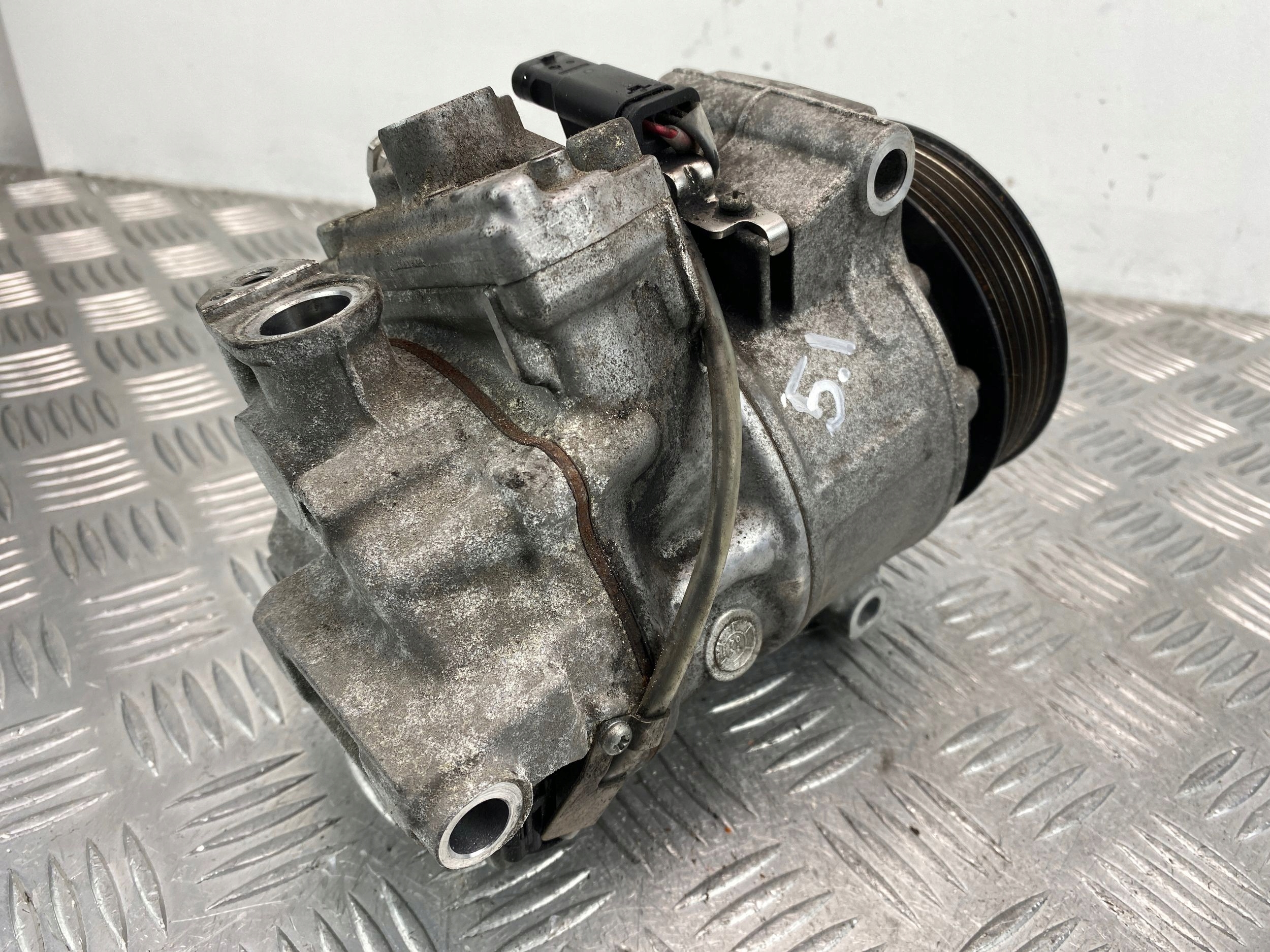 Mercedes E250 CDI W212 compressor A0008304400 OM651