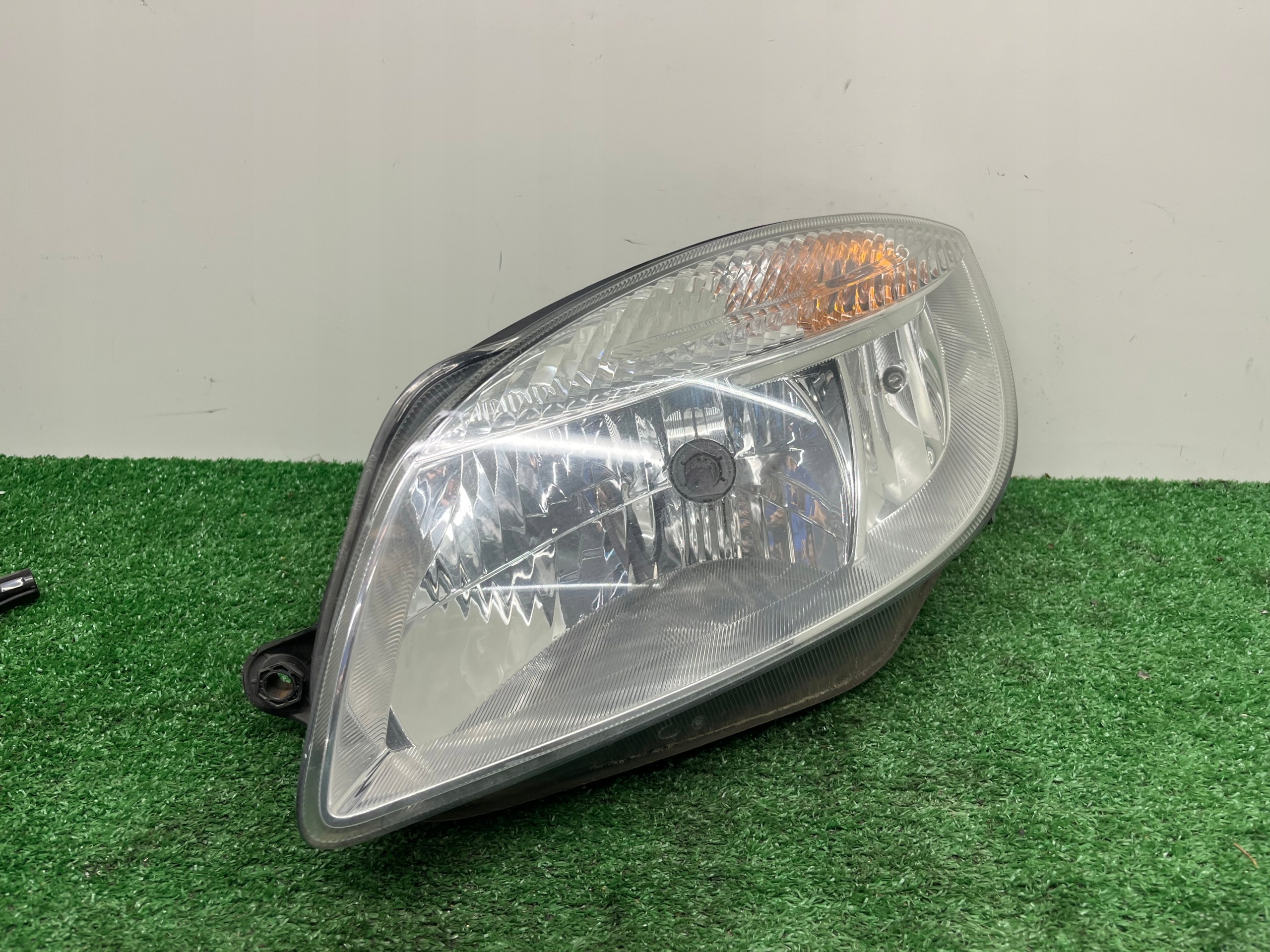light left front SKODA FABIA 2 1ED247025-21