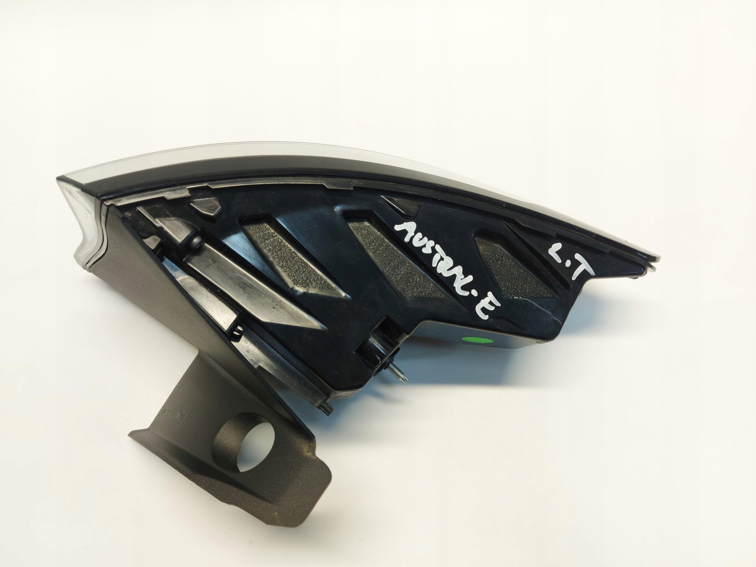 RENAULT Austral E light rear part left fender 265550837R