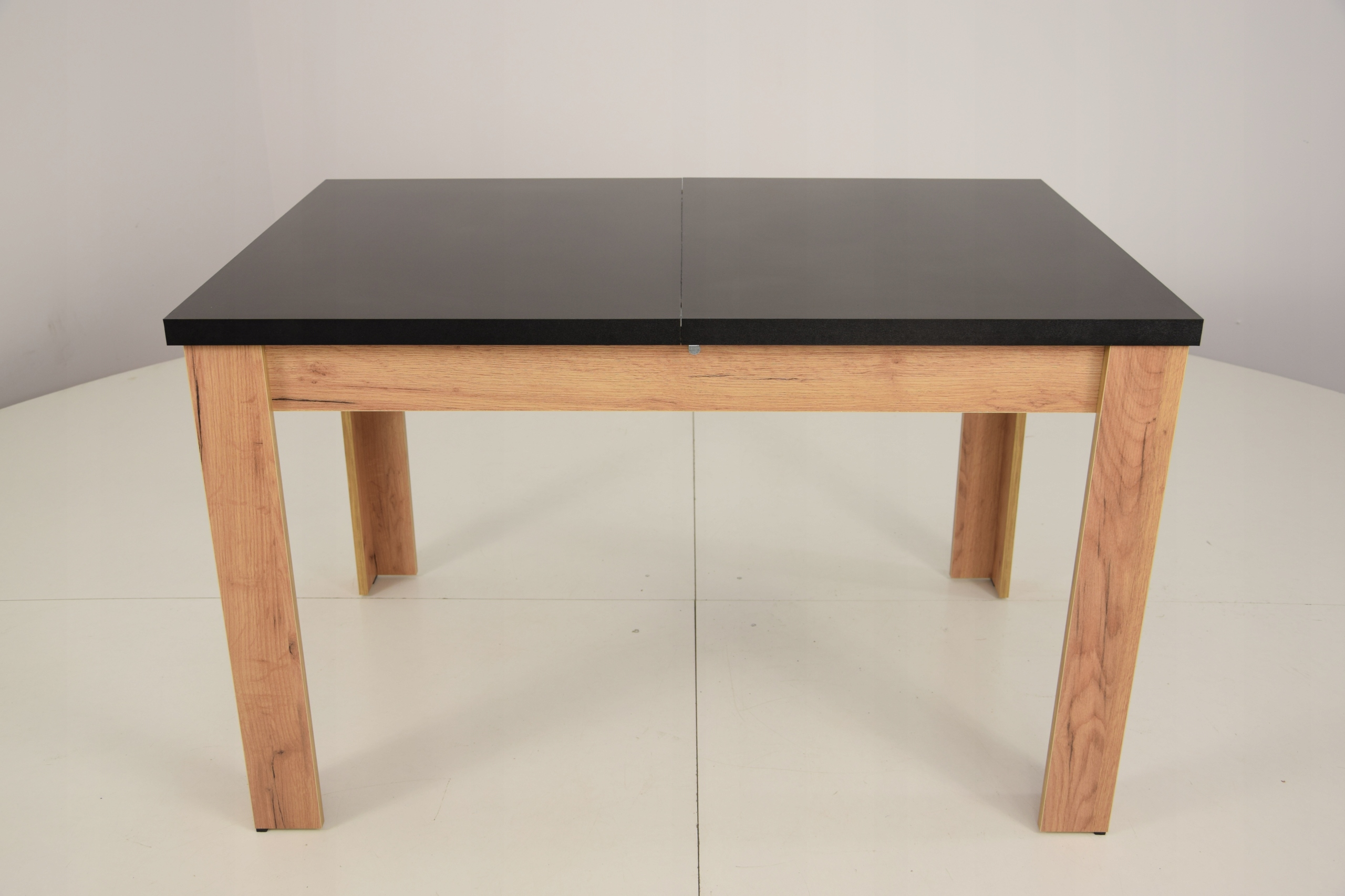 Rozkładany stół C-2 +4 krzesła SL czarne-zestaw Liczba elementów w zestawie 5