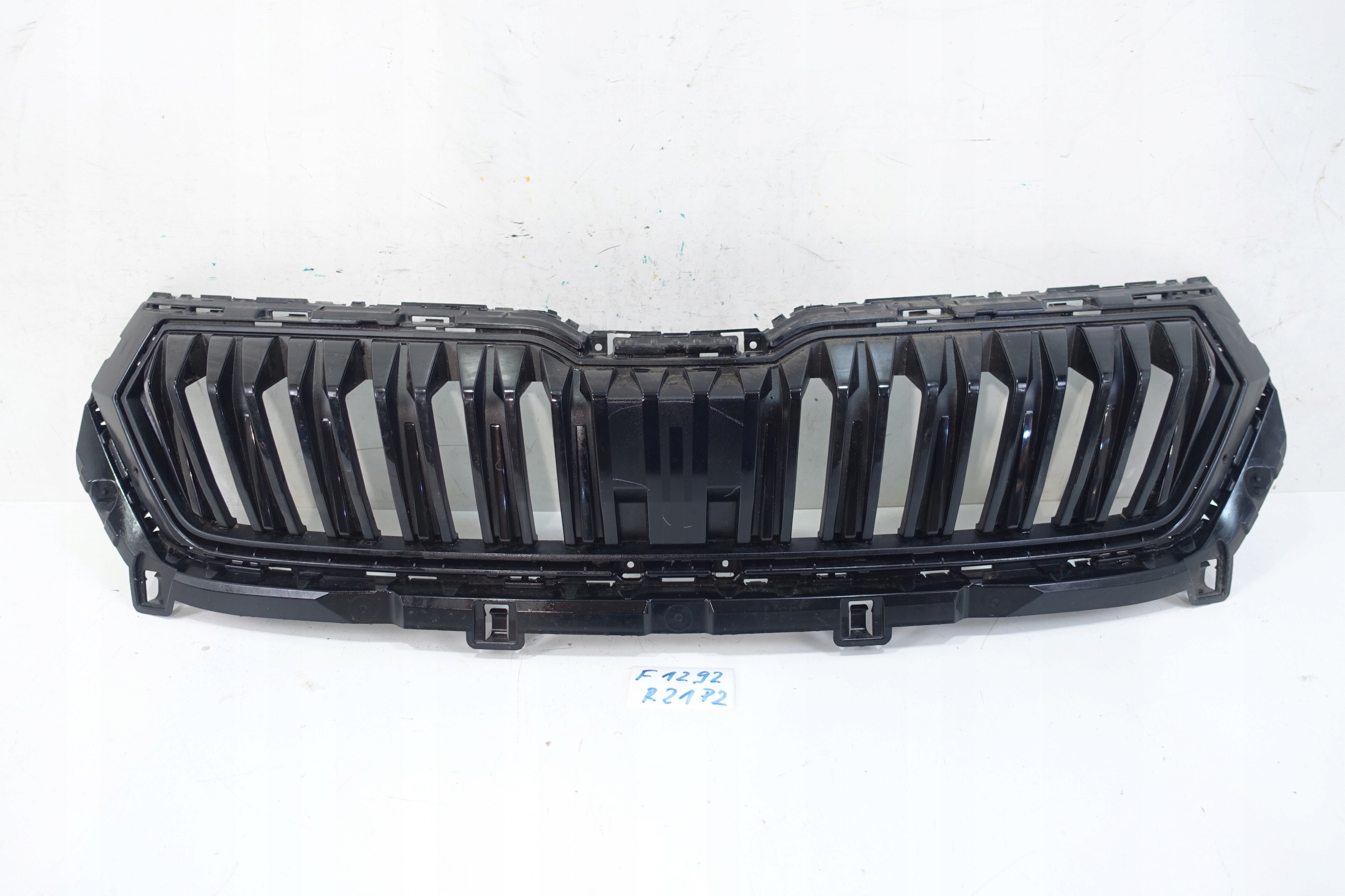 SKODA KAROQ 57A 2017- front PREKLADgrill bumper front 57A853653G