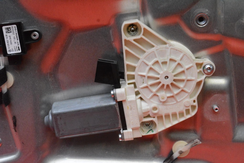 window regulator left front EU A2215456940 MERCEDES S-KLASA W221 05-09