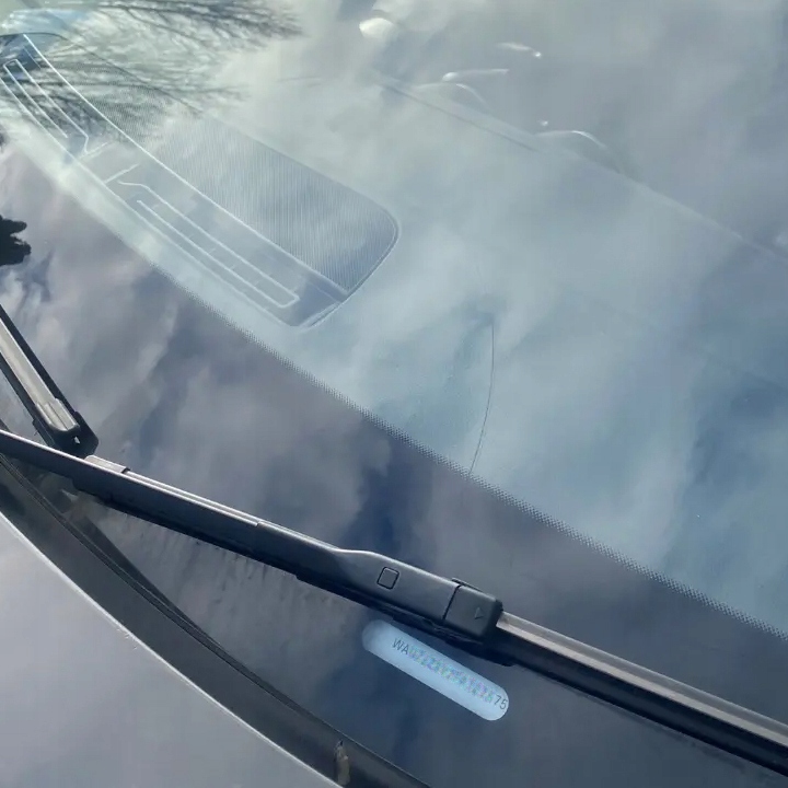 RENAULT TABLICZKA NAKLEJKA ZNAMIONOWA PODSZYBIE ZASTĘPCZA VIN Producent części Inny